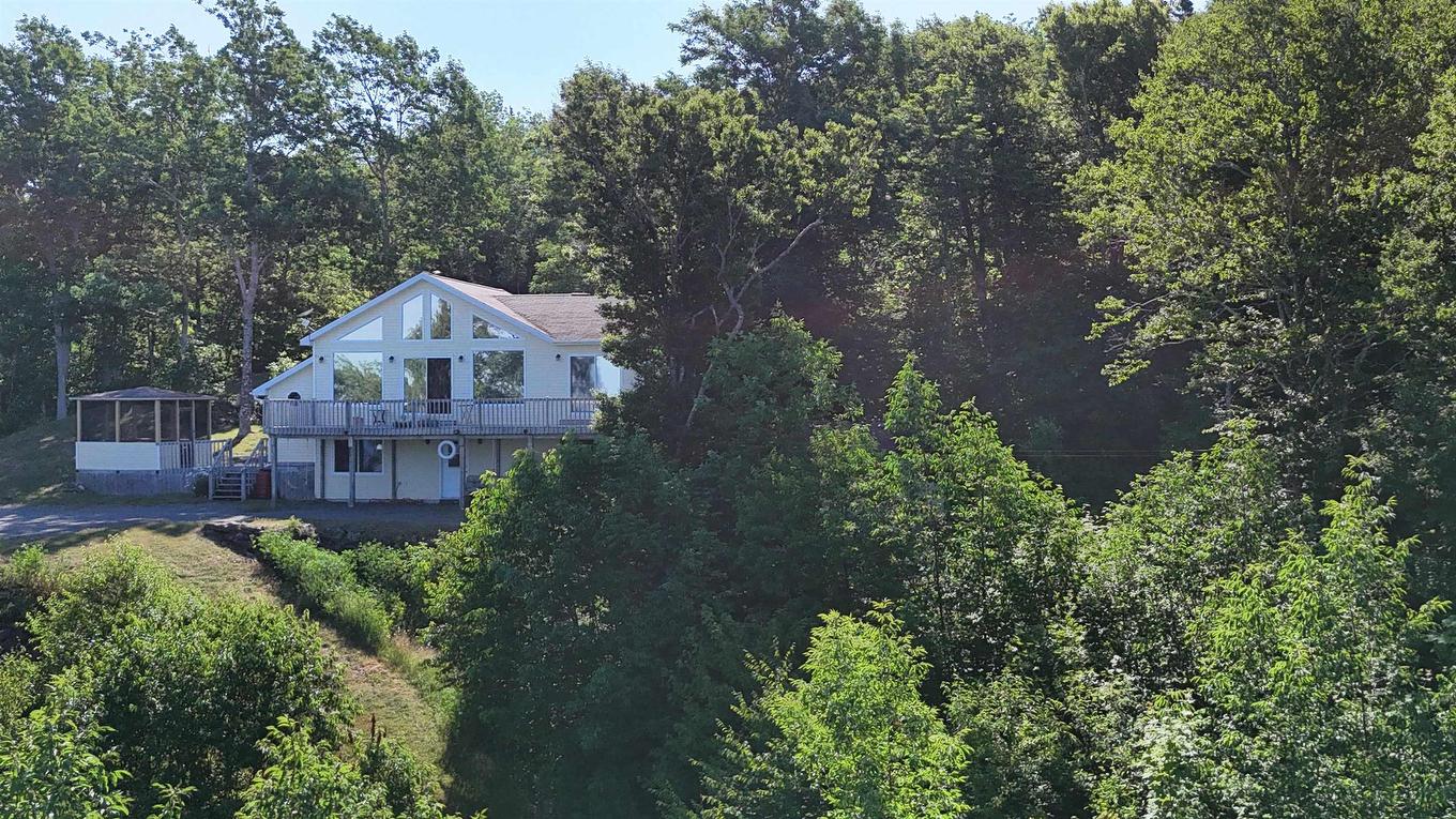 95 Lakeshore Drive, Irish Cove, NS