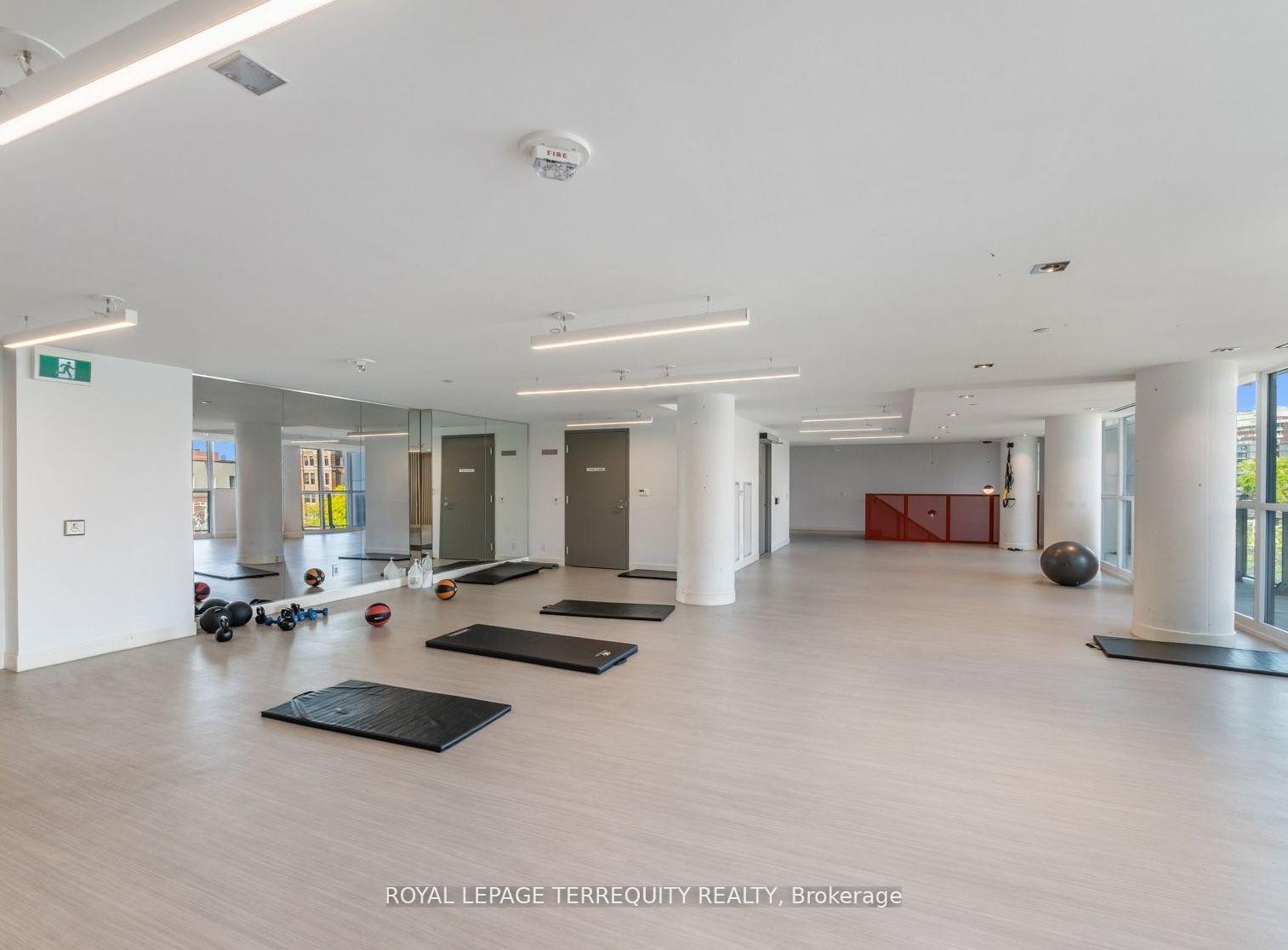 1405-120 Parliament Street, Toronto, ON - Indoor Photo Showing Gym Room