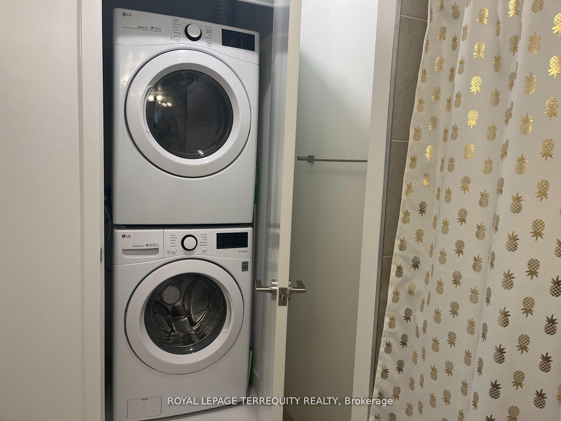 1405-120 Parliament Street, Toronto, ON - Indoor Photo Showing Laundry Room