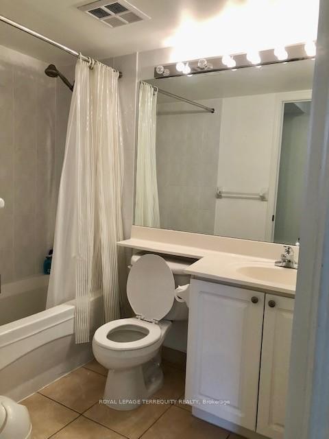 810-155 Beecroft Road, Toronto, ON - Indoor Photo Showing Bathroom