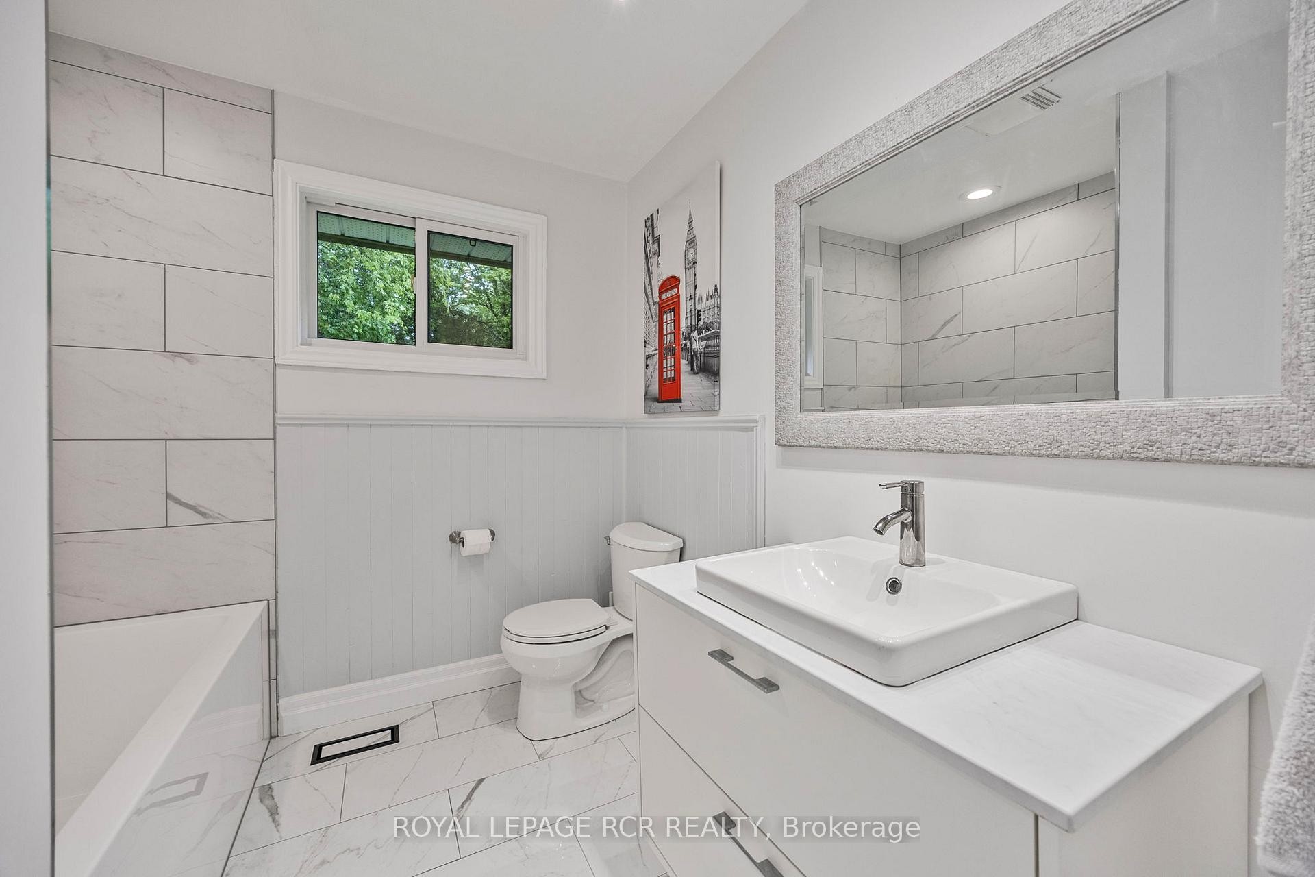 61 William Street E, Caledon, ON - Indoor Photo Showing Bathroom
