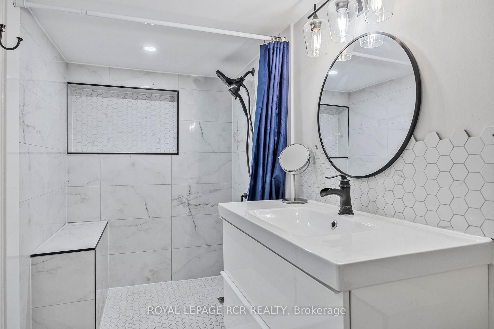 61 William Street E, Caledon, ON - Indoor Photo Showing Bathroom