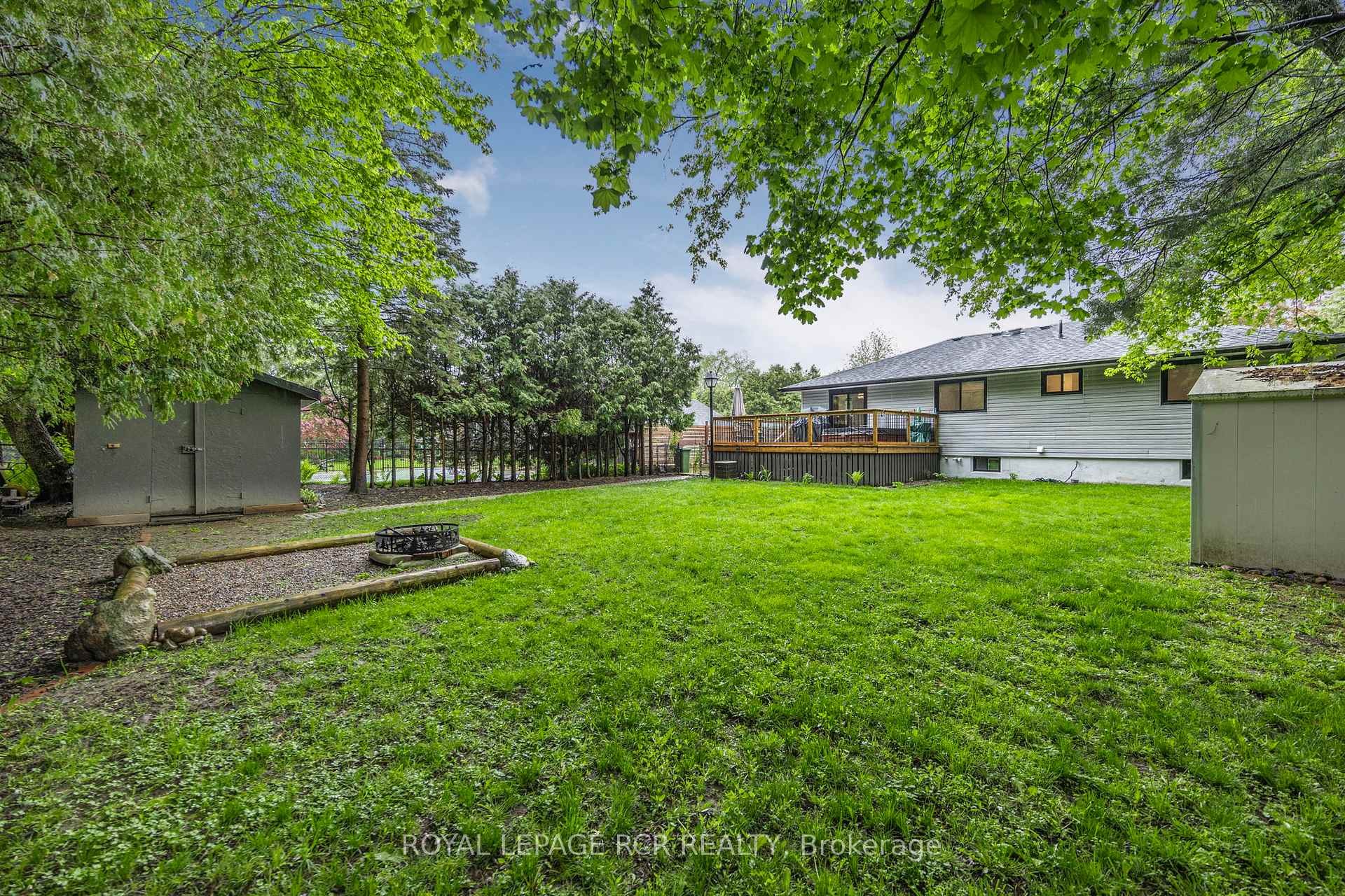 61 William Street E, Caledon, ON - Outdoor With Backyard