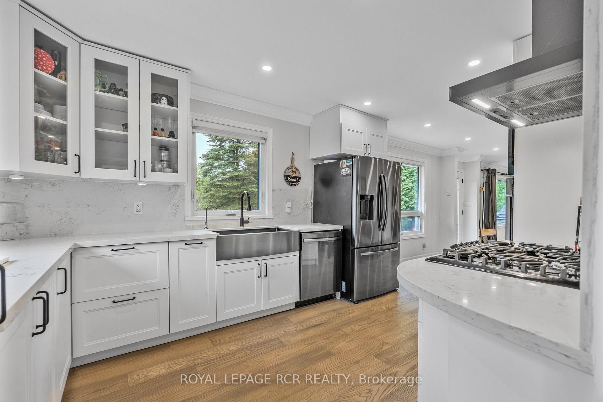 61 William Street E, Caledon, ON - Indoor Photo Showing Kitchen With Upgraded Kitchen