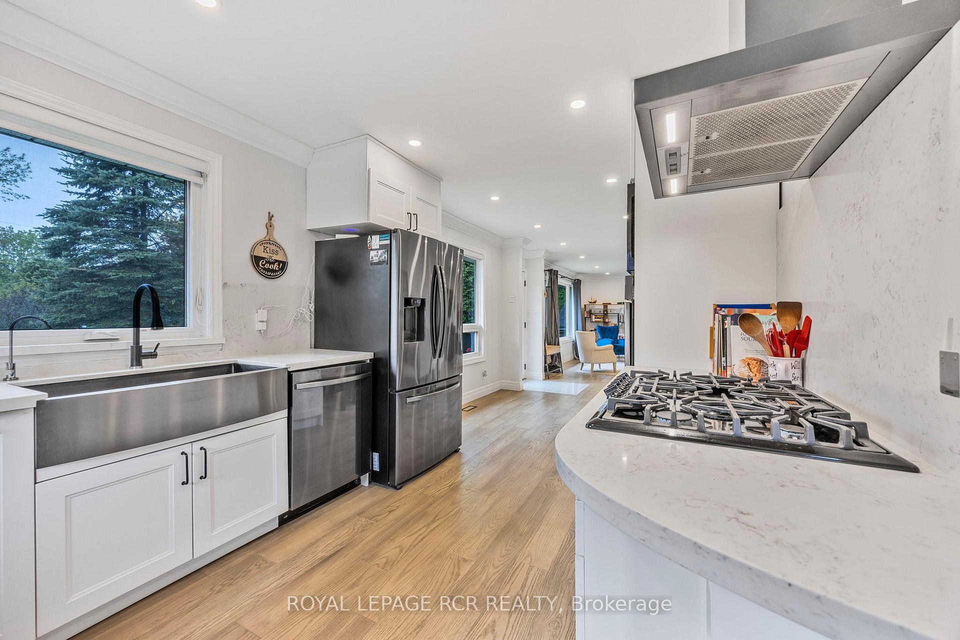 61 William Street E, Caledon, ON - Indoor Photo Showing Kitchen With Upgraded Kitchen