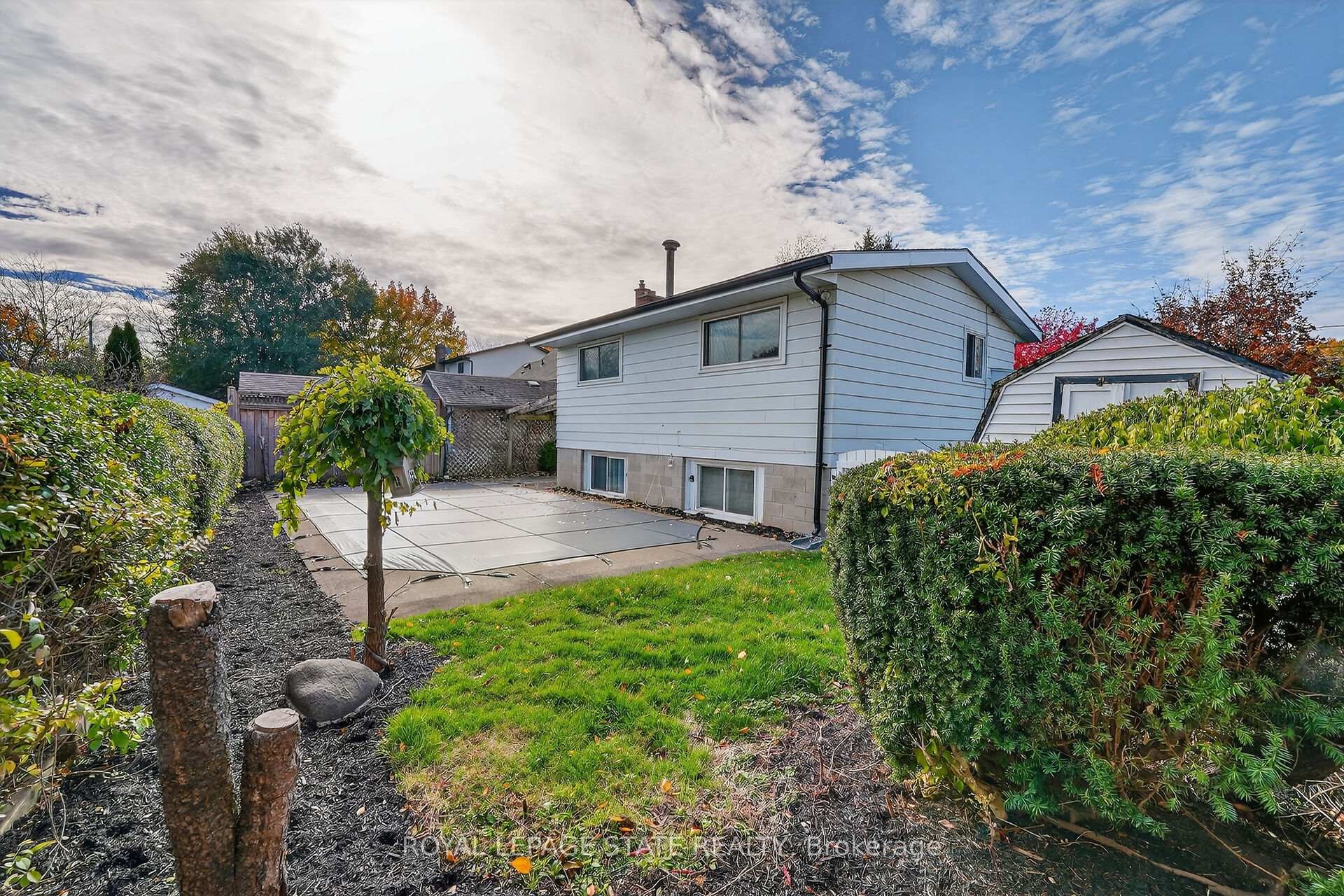 15 Grand Avenue, Grimsby, ON - Outdoor