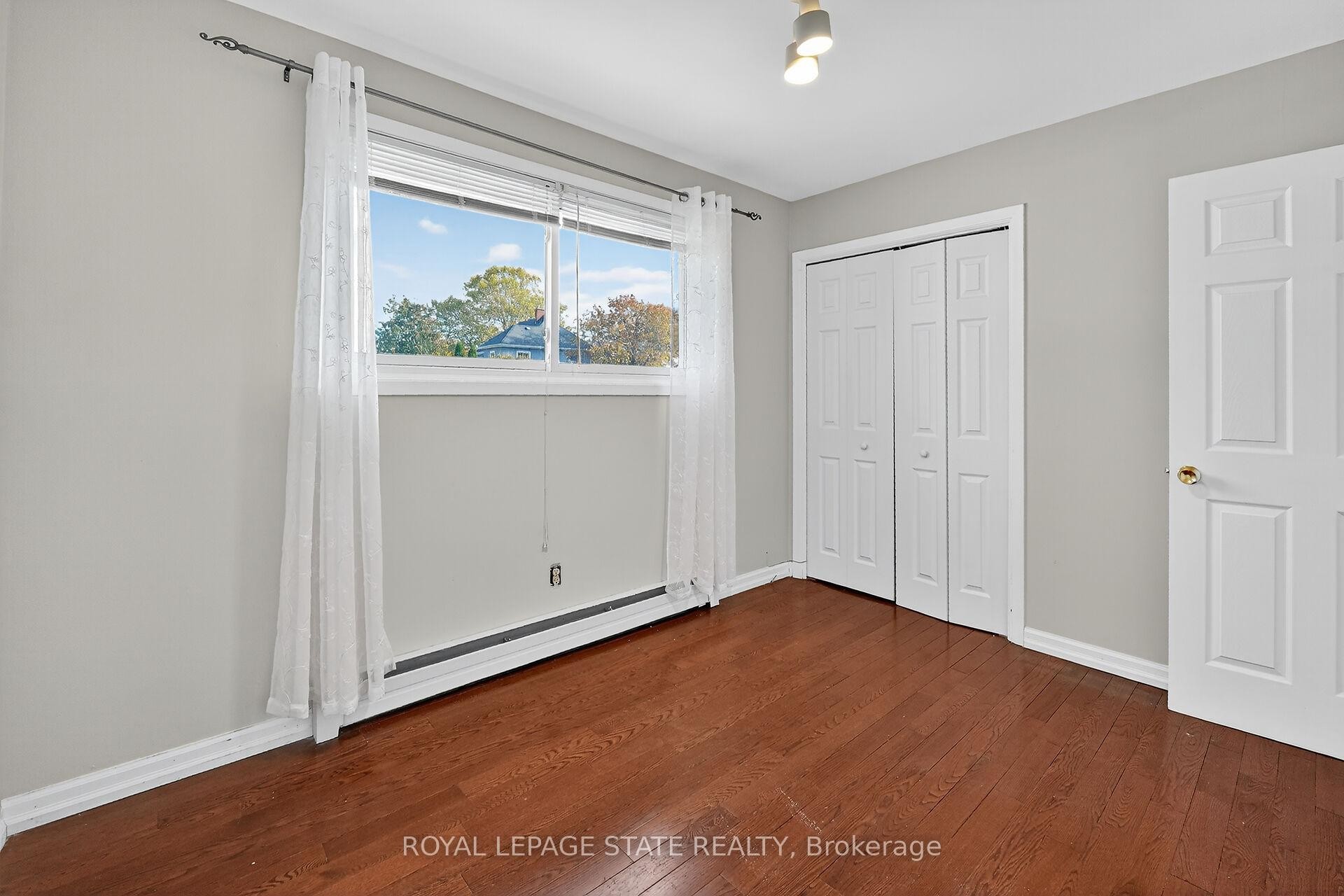 15 Grand Avenue, Grimsby, ON - Indoor Photo Showing Other Room