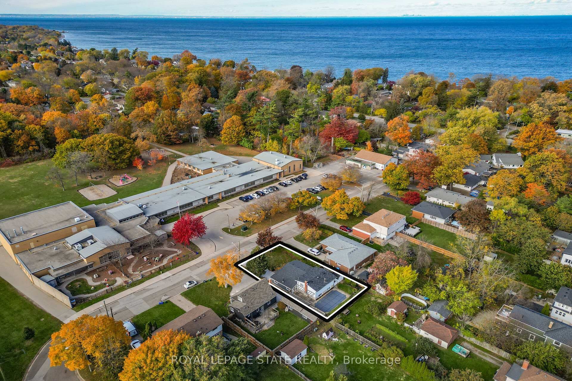 15 Grand Avenue, Grimsby, ON - Outdoor With Body Of Water With View