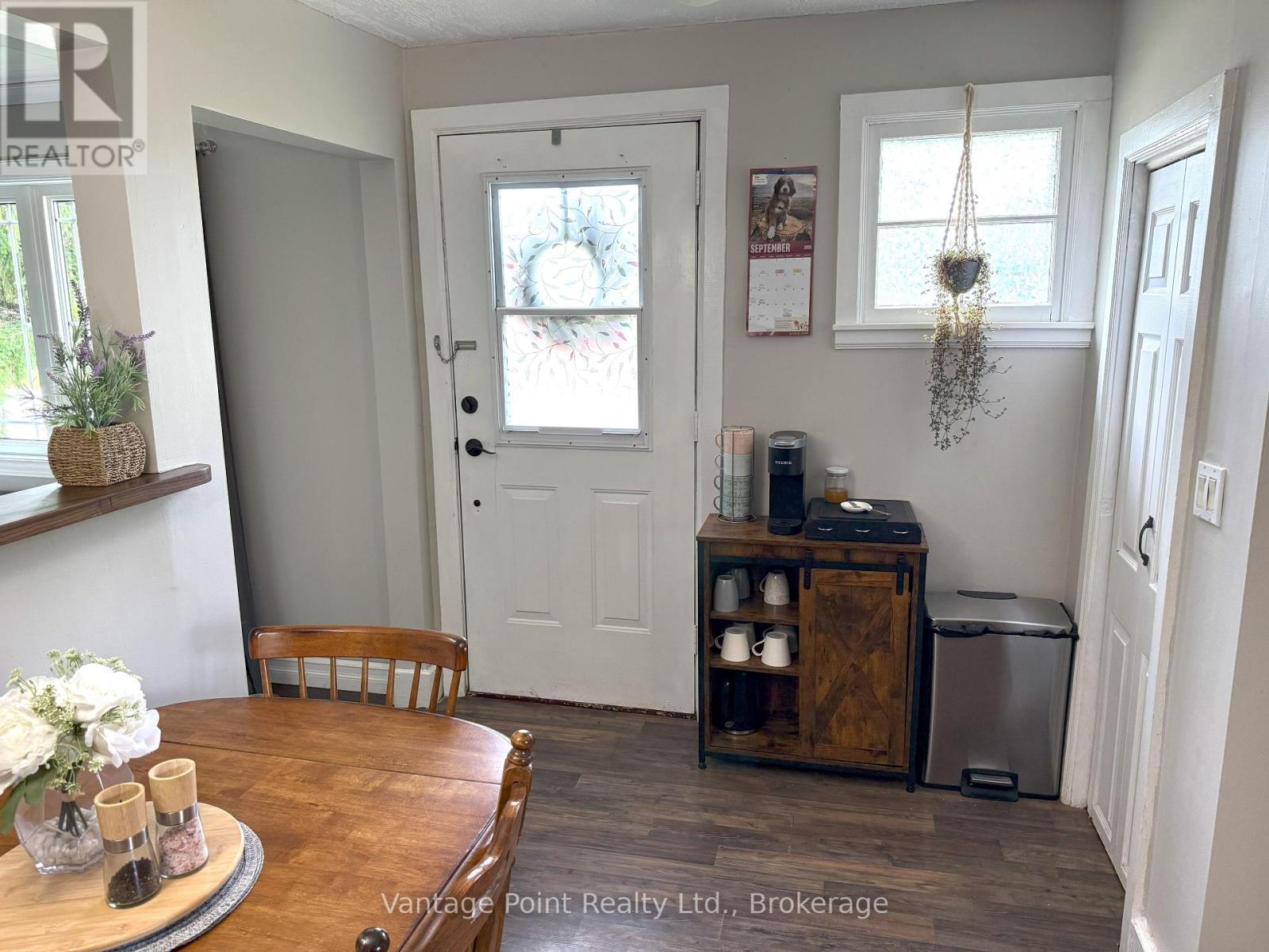 777007 10 Highway, Chatsworth, ON - Indoor Photo Showing Dining Room