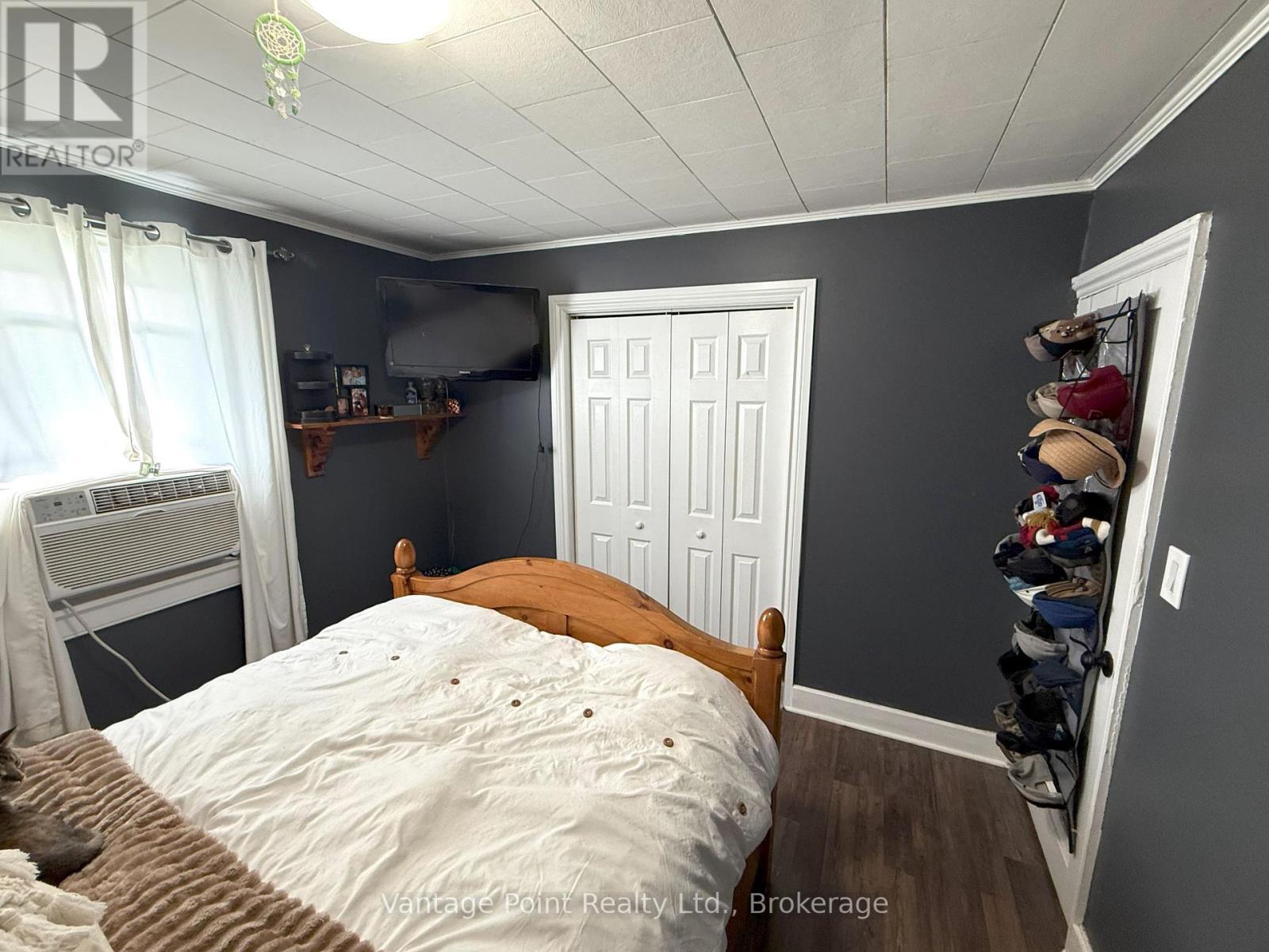 777007 10 Highway, Chatsworth, ON - Indoor Photo Showing Bedroom