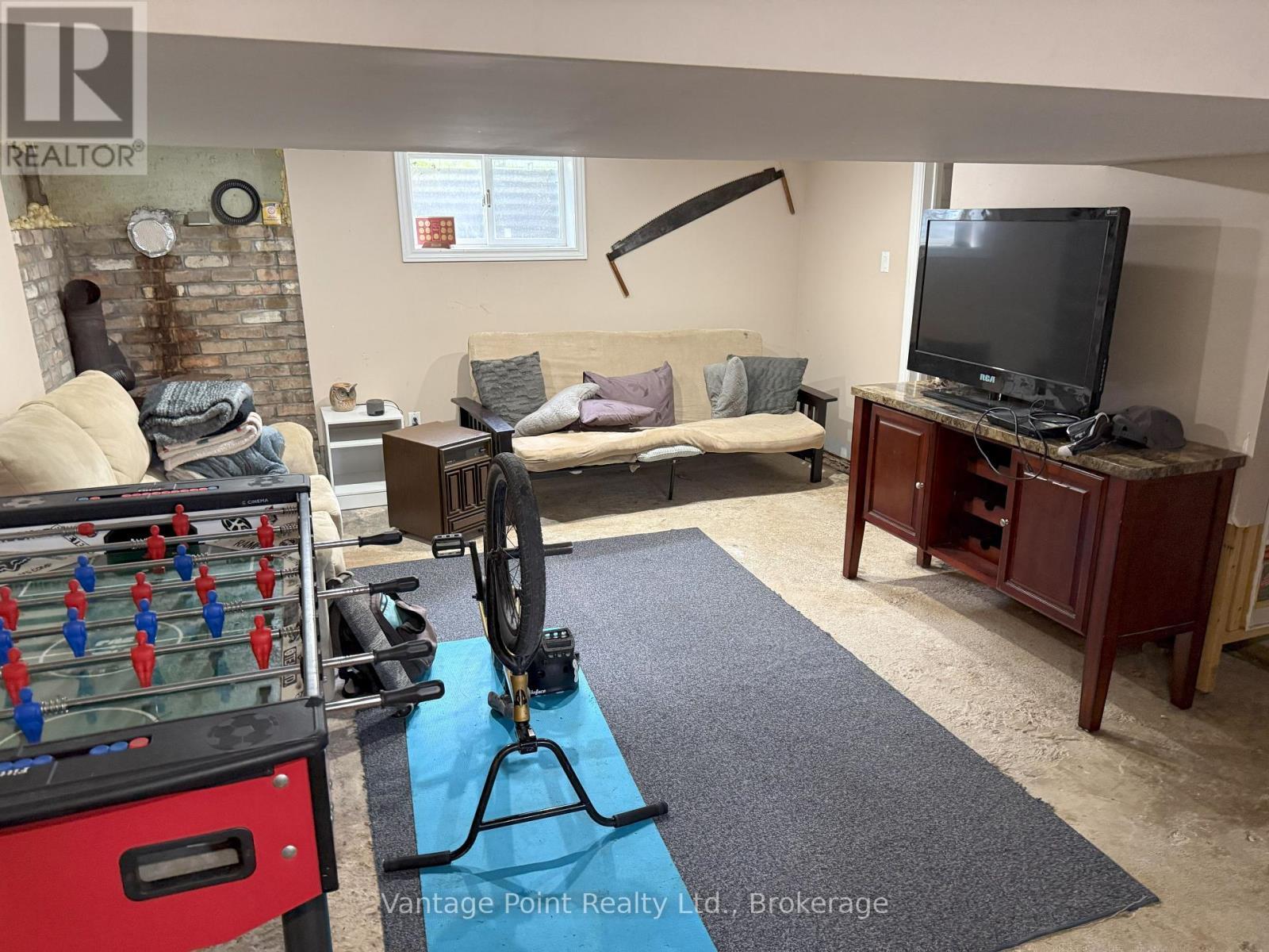 777007 10 Highway, Chatsworth, ON - Indoor