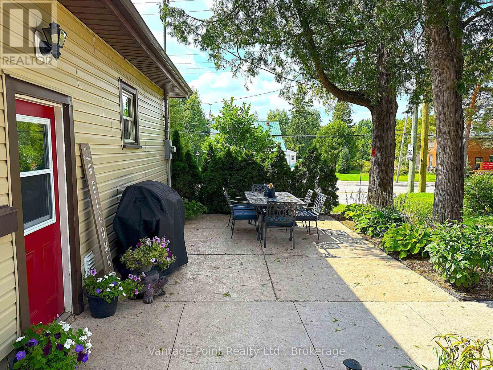 777007 10 Highway, Chatsworth, ON - Outdoor