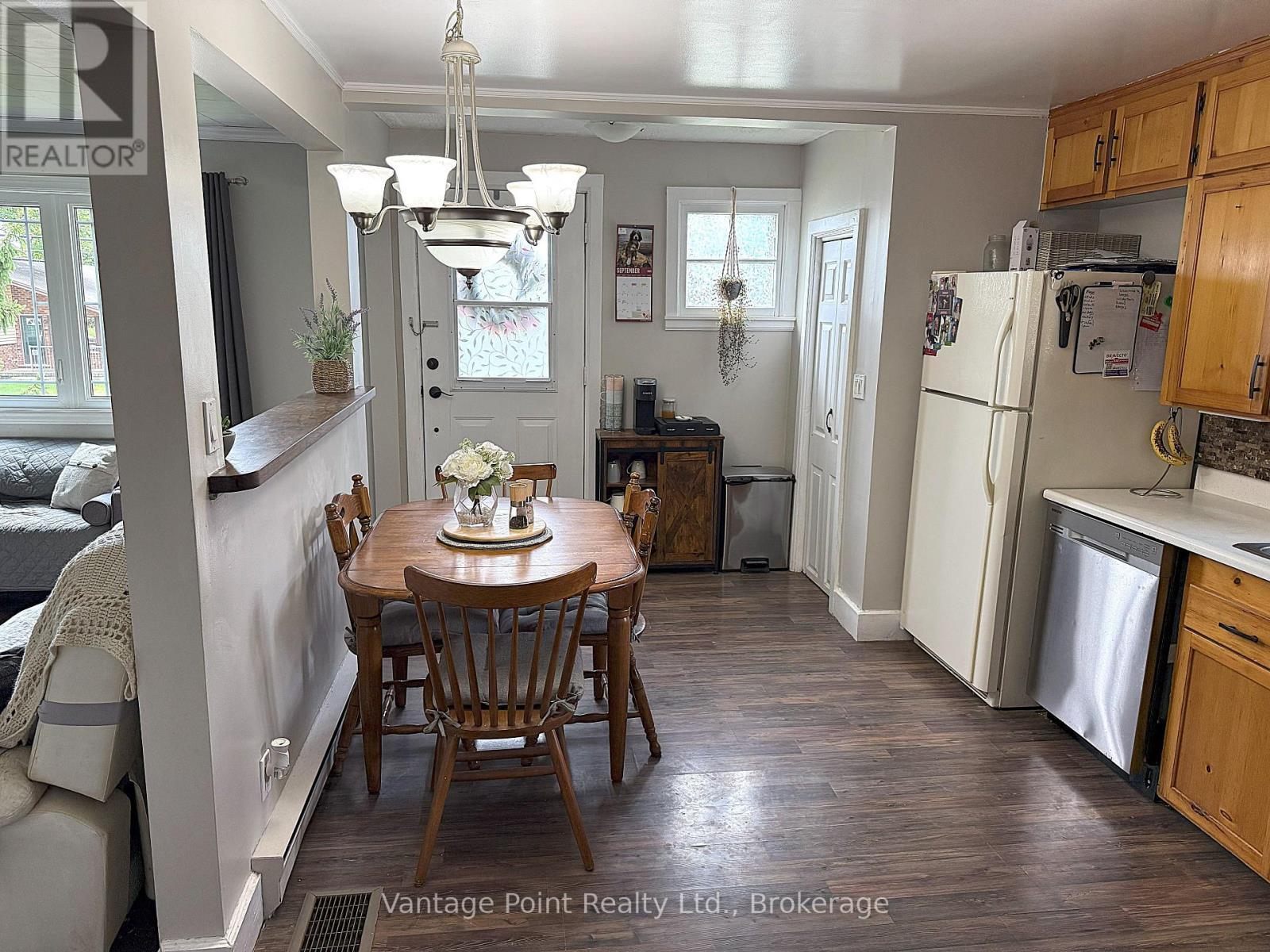 777007 10 Highway, Chatsworth, ON - Indoor Photo Showing Dining Room