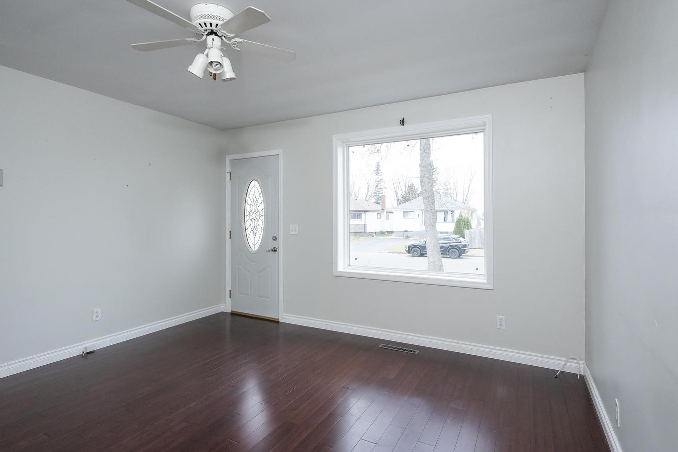 1332 Wallbridge Avenue, Thunder Bay, ON - Indoor Photo Showing Other Room