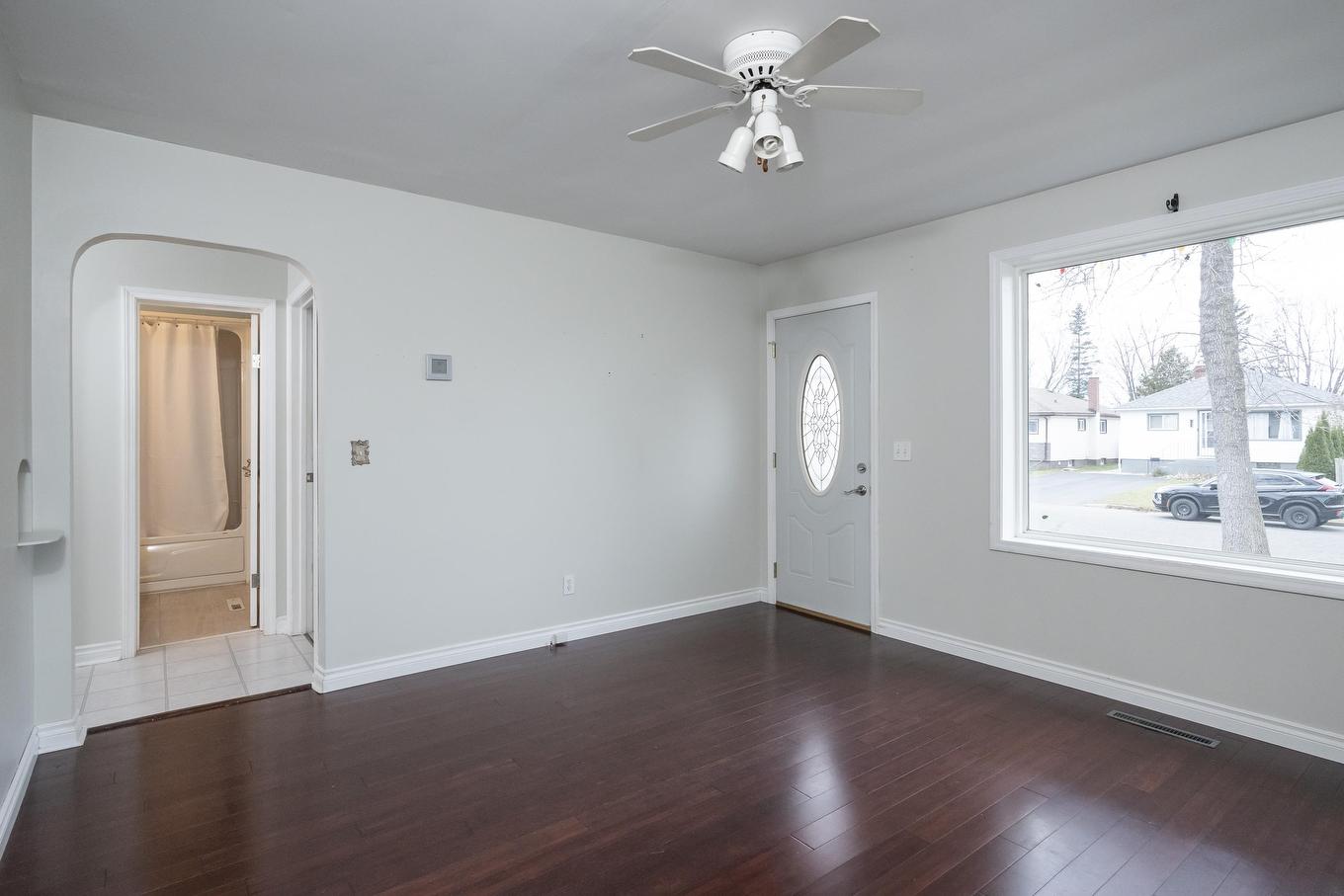 1332 Wallbridge Avenue, Thunder Bay, ON - Indoor Photo Showing Other Room