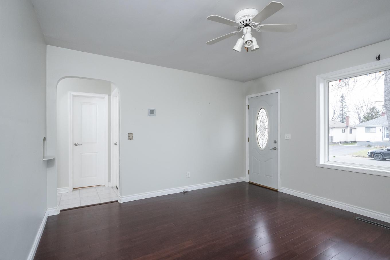 1332 Wallbridge Avenue, Thunder Bay, ON - Indoor Photo Showing Other Room
