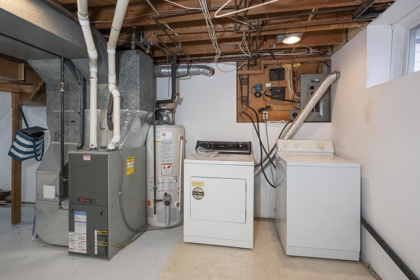 1332 Wallbridge Avenue, Thunder Bay, ON - Indoor Photo Showing Basement