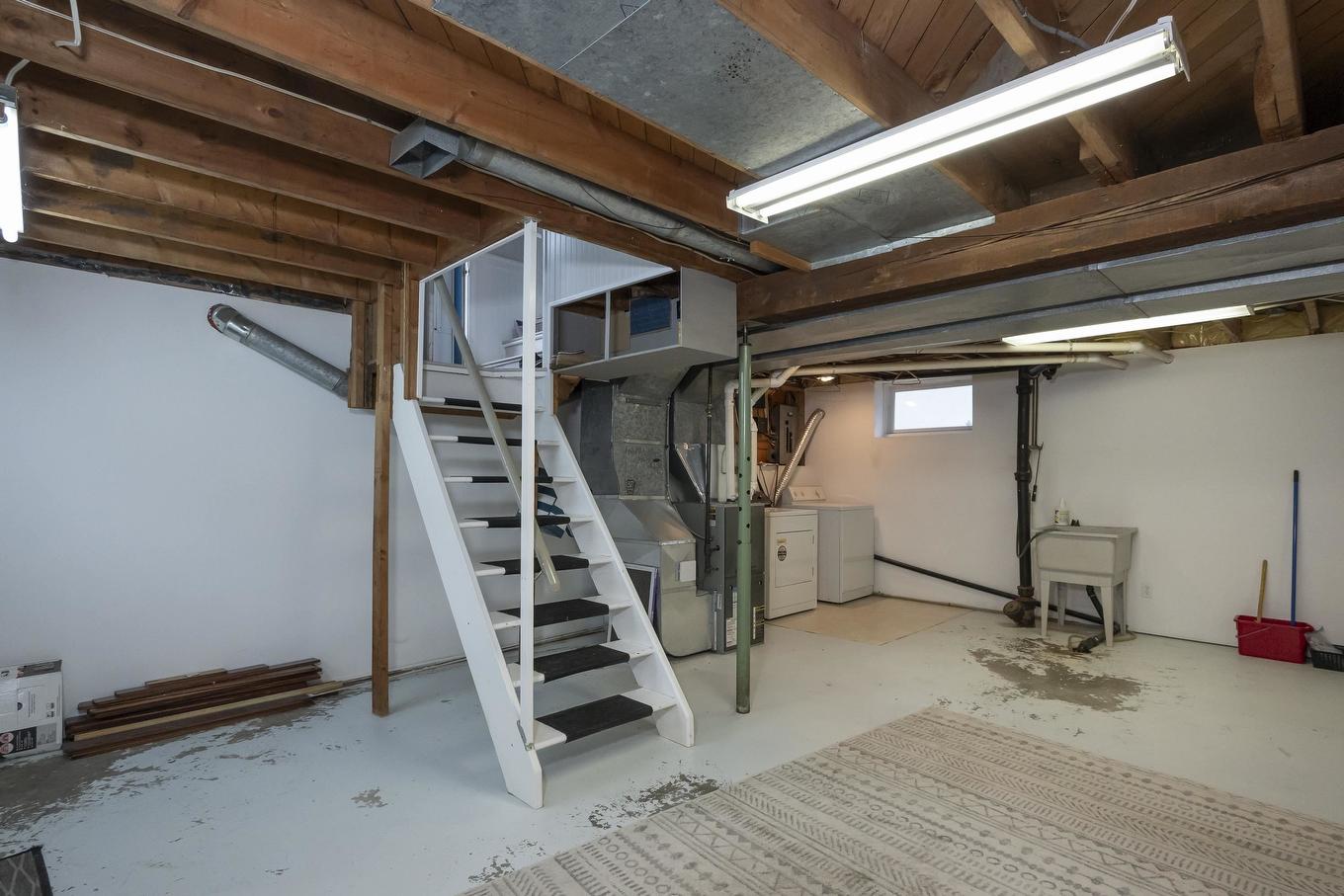 1332 Wallbridge Avenue, Thunder Bay, ON - Indoor