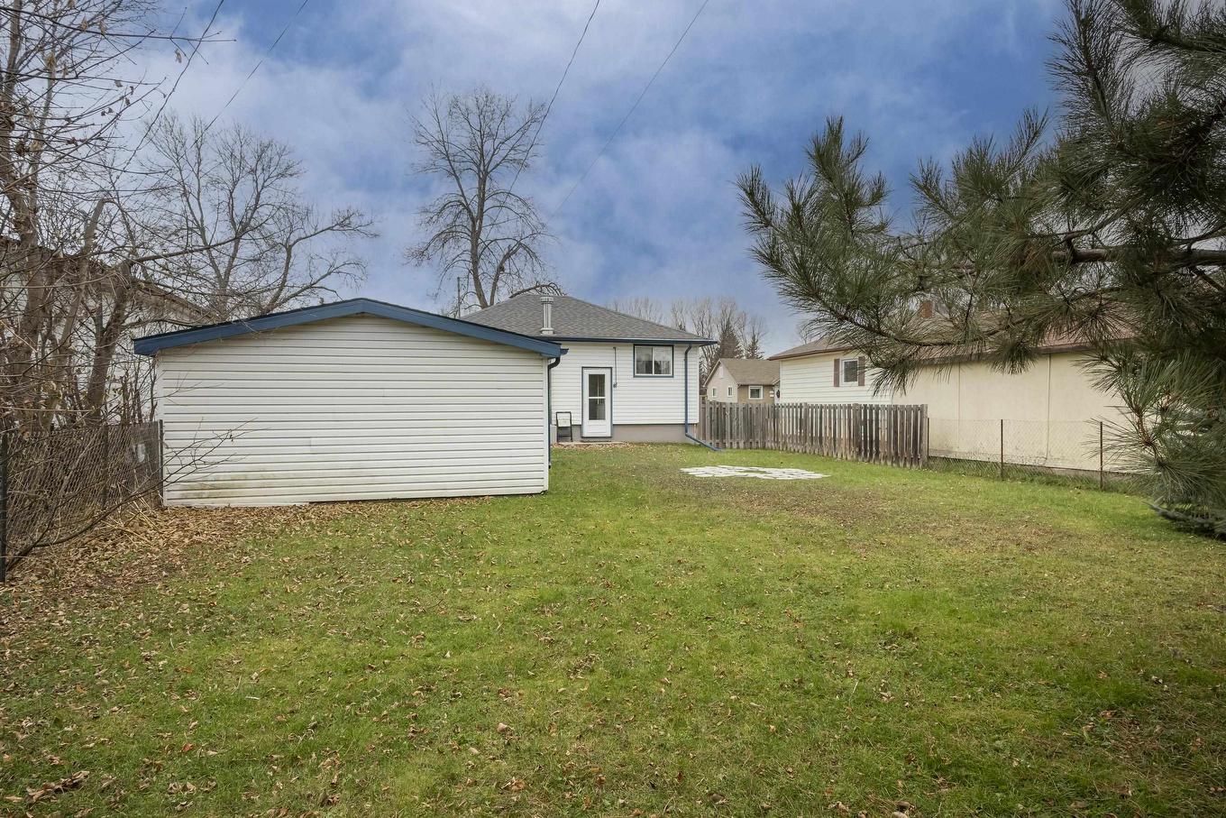 1332 Wallbridge Avenue, Thunder Bay, ON - Outdoor