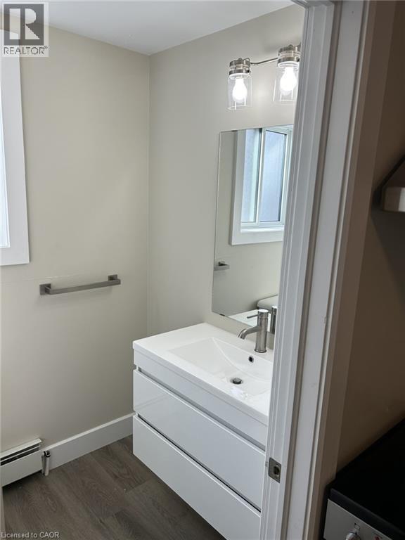 169 David Street Unit# 1, Kitchener, ON - Indoor Photo Showing Bathroom