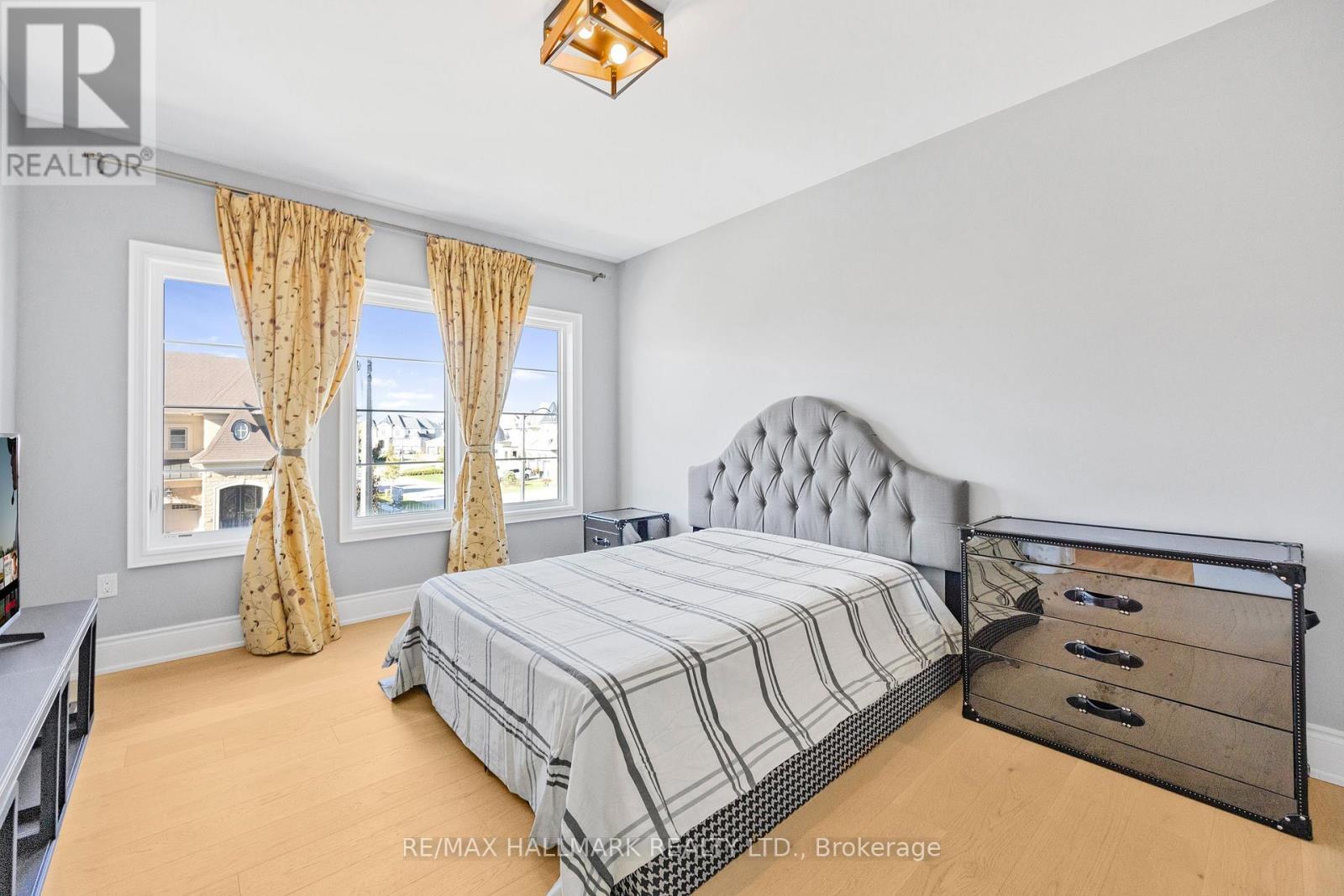 41 Glen Abbey Trail, Vaughan, ON - Indoor Photo Showing Bedroom
