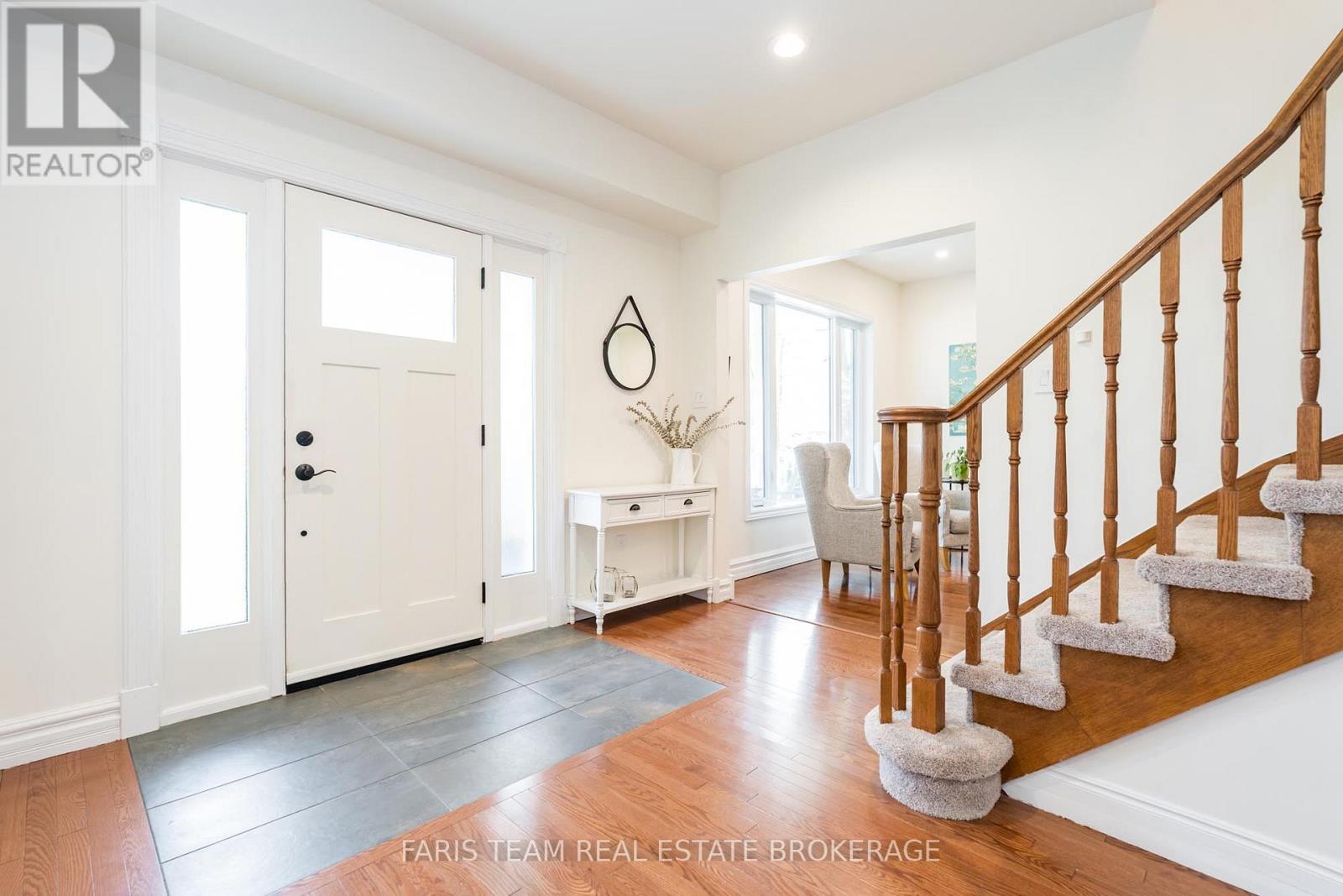 7 Bailey Crescent, Tiny, ON - Indoor Photo Showing Other Room