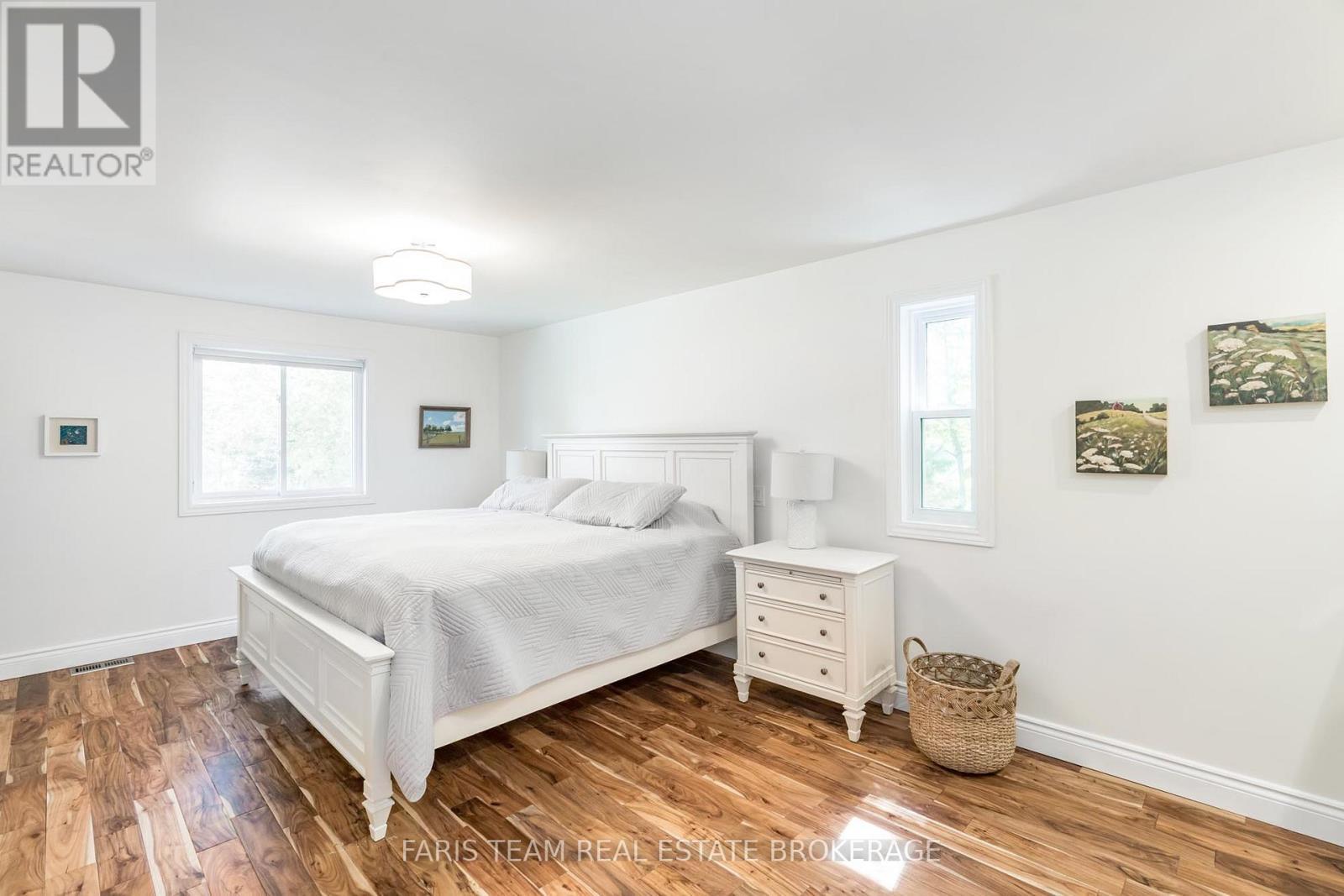 7 Bailey Crescent, Tiny, ON - Indoor Photo Showing Bedroom