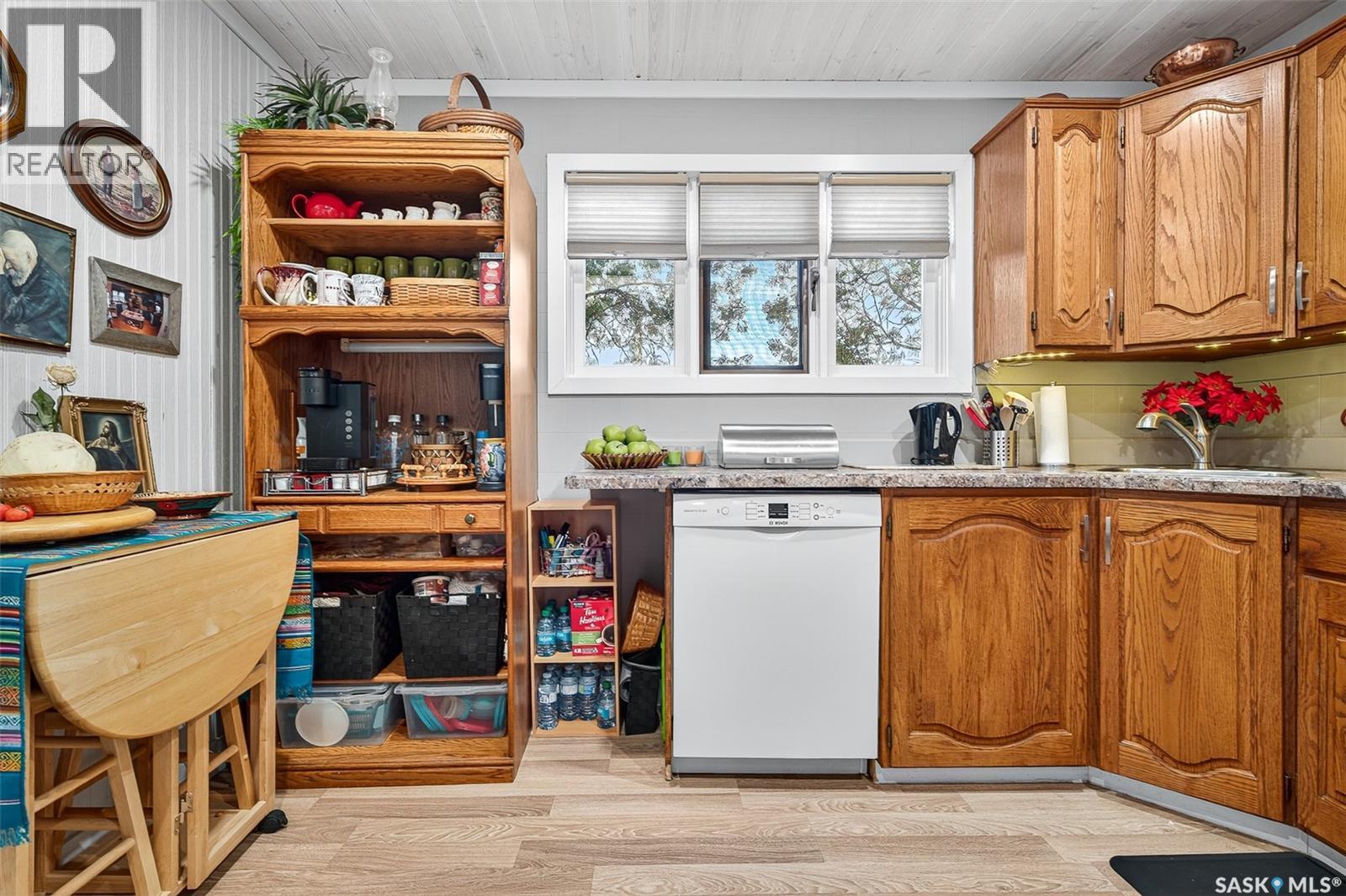 1005 Vaughan Street, Moose Jaw, SK - Indoor