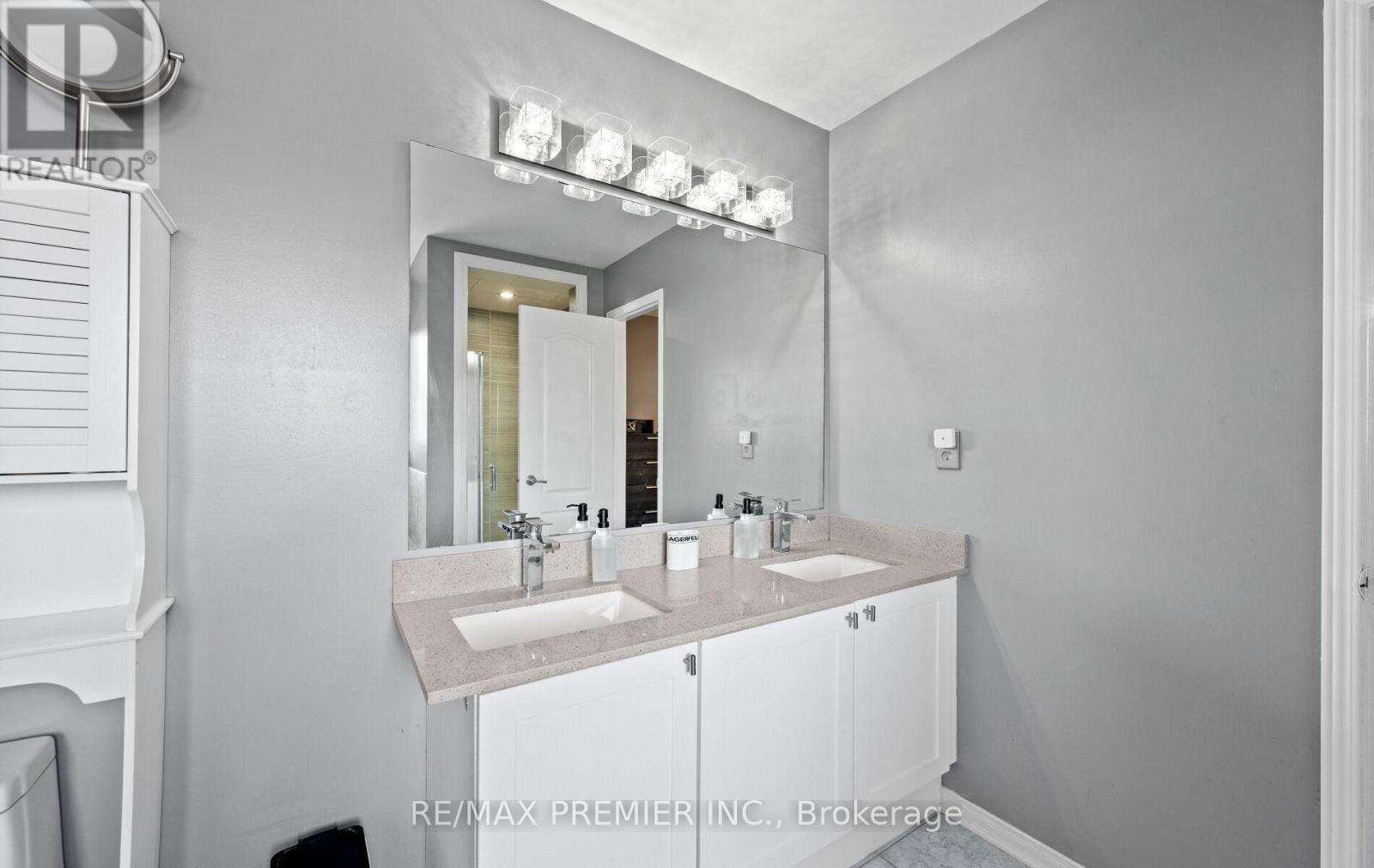 49 Fallstar Crescent, Brampton, ON - Indoor Photo Showing Bathroom