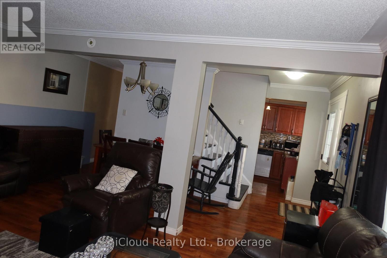 9 Hazelglen Court, Brampton, ON - Indoor