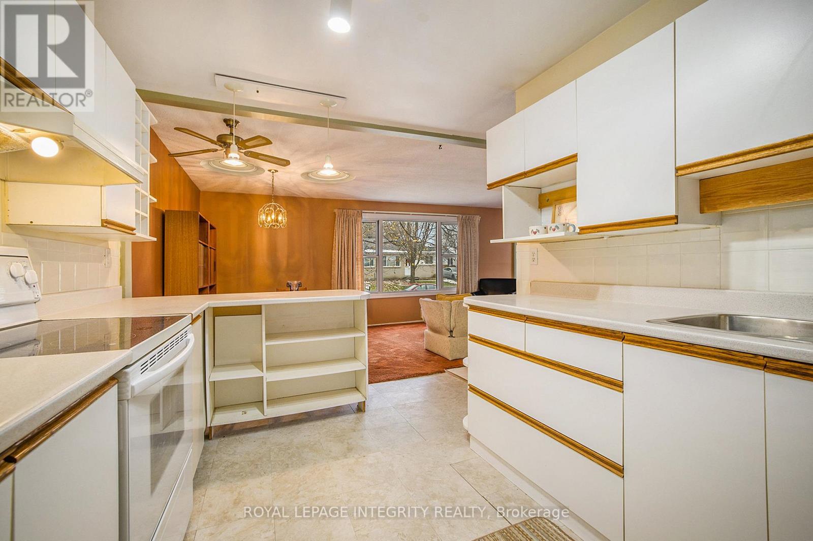 9 Shouldice Crescent, Ottawa, ON - Indoor Photo Showing Kitchen