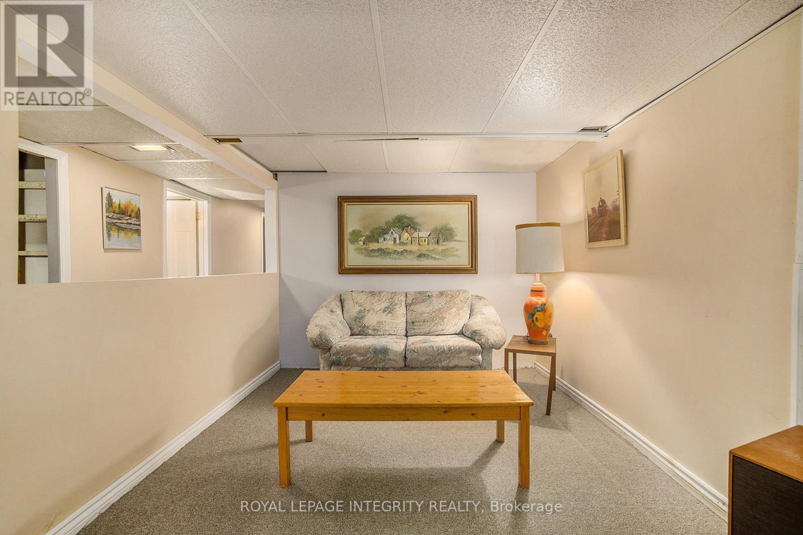 9 Shouldice Crescent, Ottawa, ON - Indoor Photo Showing Other Room