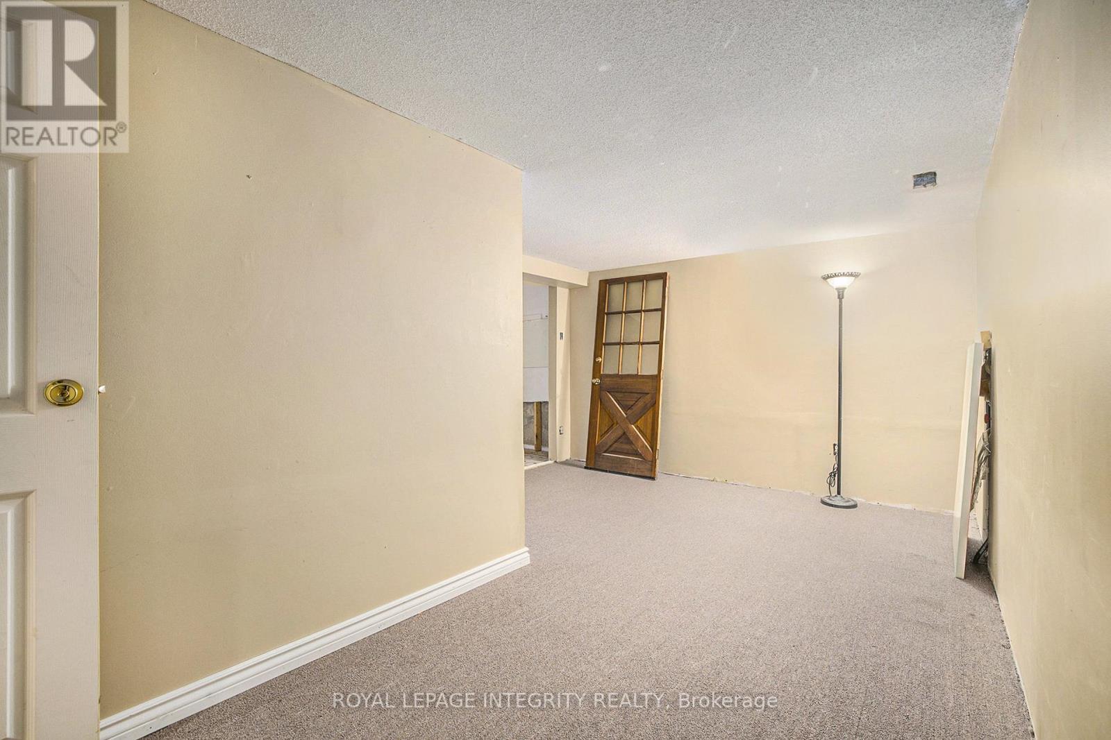 9 Shouldice Crescent, Ottawa, ON - Indoor Photo Showing Other Room