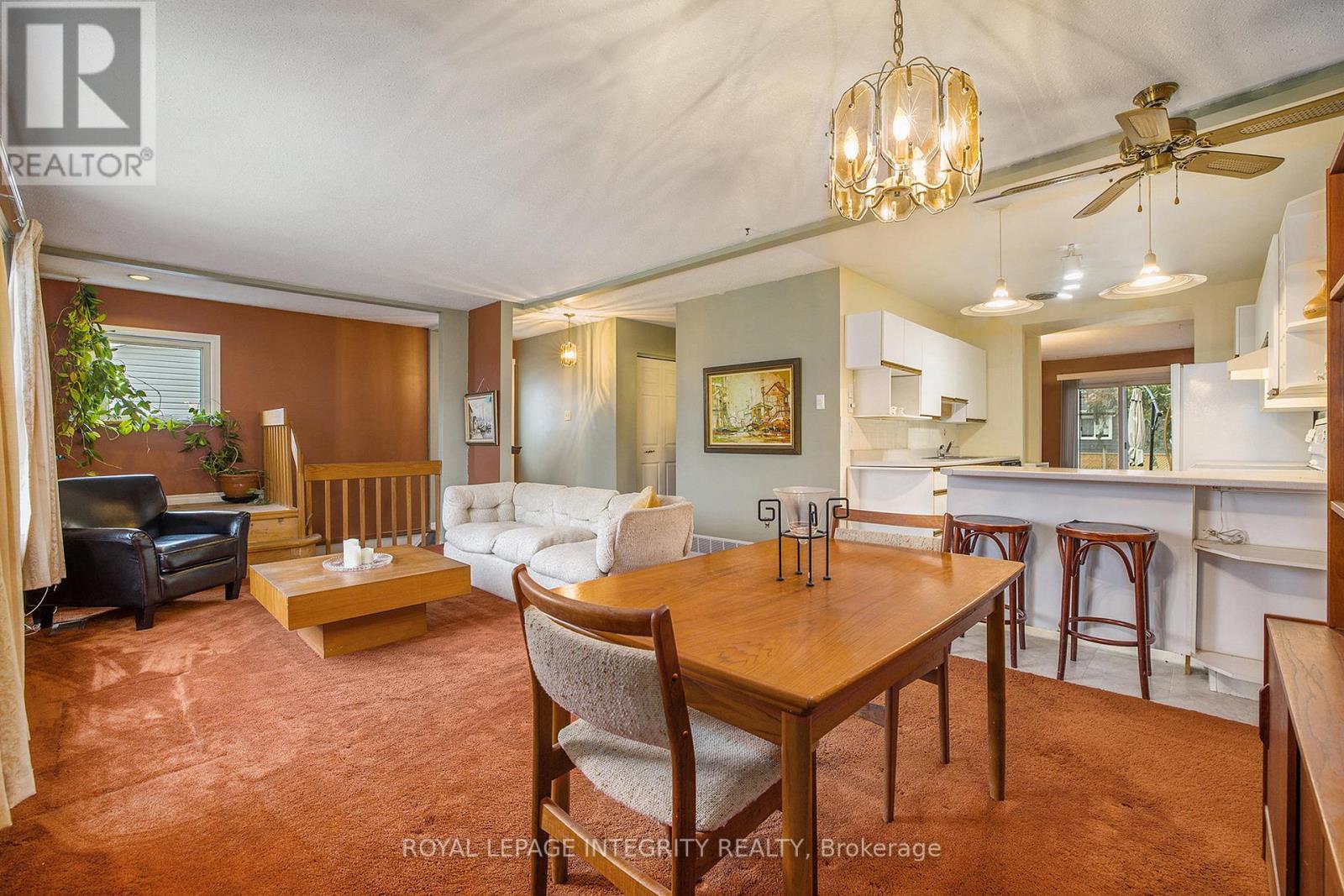 9 Shouldice Crescent, Ottawa, ON - Indoor Photo Showing Dining Room