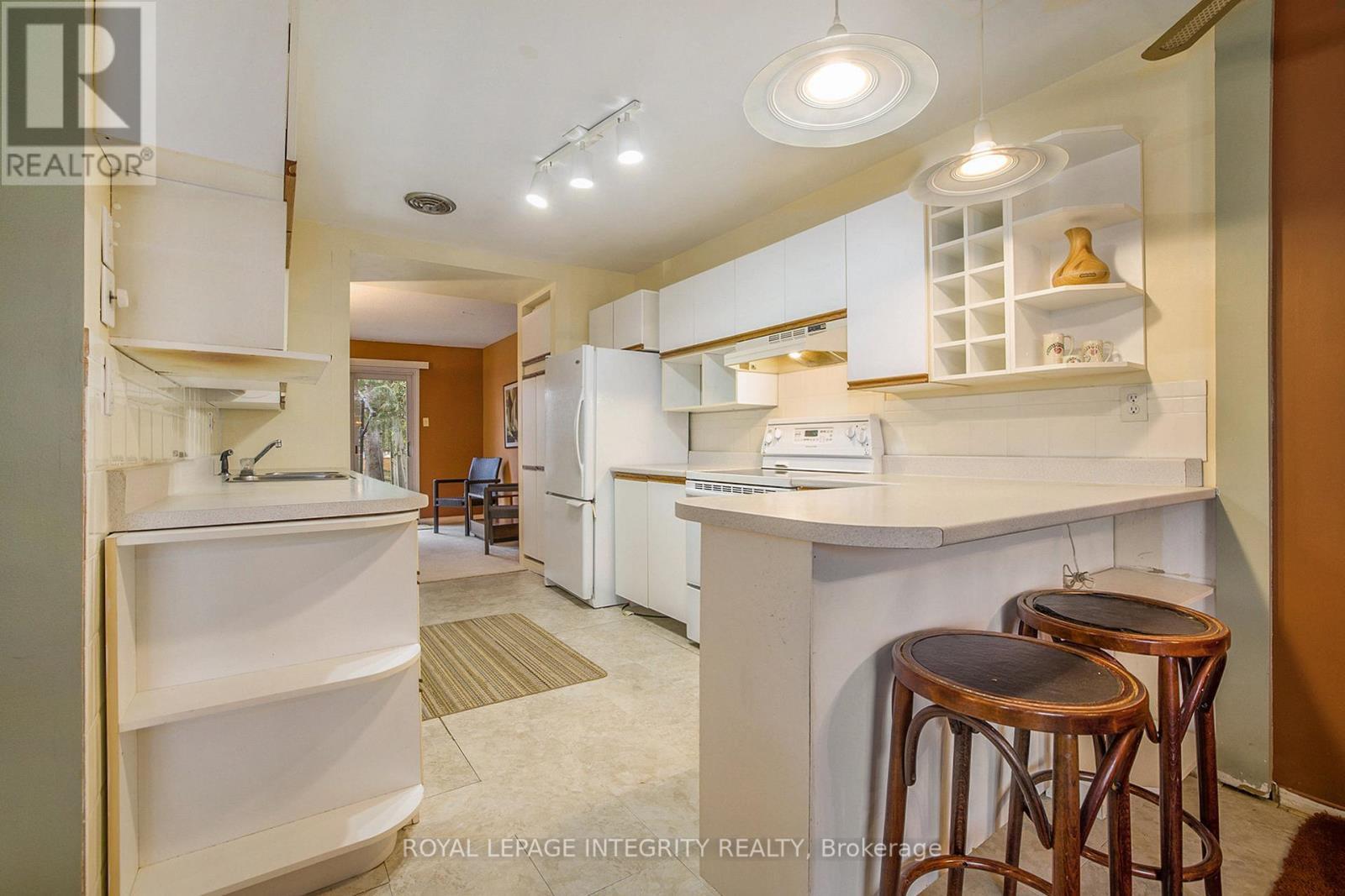 9 Shouldice Crescent, Ottawa, ON - Indoor