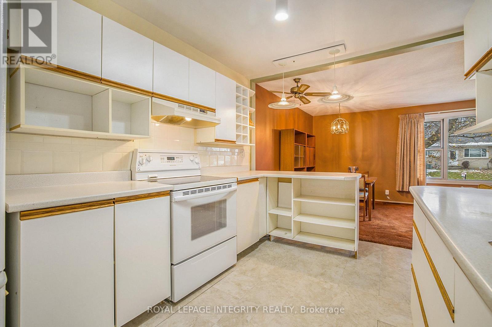 9 Shouldice Crescent, Ottawa, ON - Indoor Photo Showing Kitchen