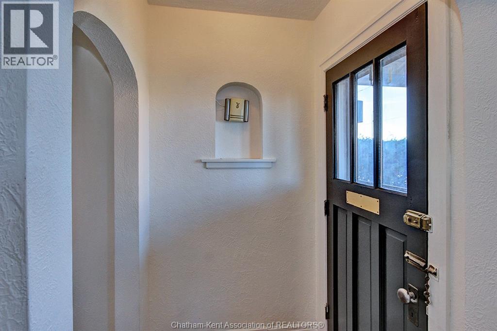 16 Cross Street, Chatham, ON - Indoor Photo Showing Other Room