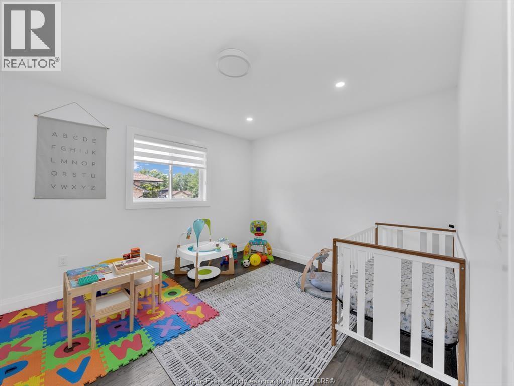 2927 Clemenceau Boulevard, Windsor, ON - Indoor