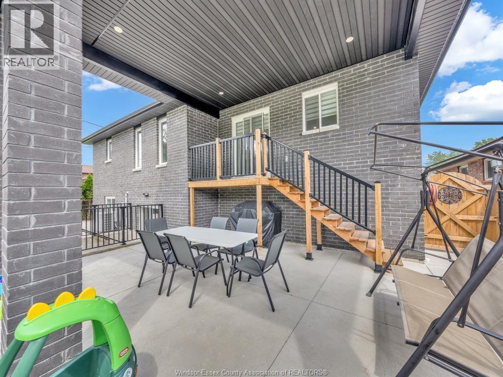 2927 Clemenceau Boulevard, Windsor, ON - Outdoor With Exterior