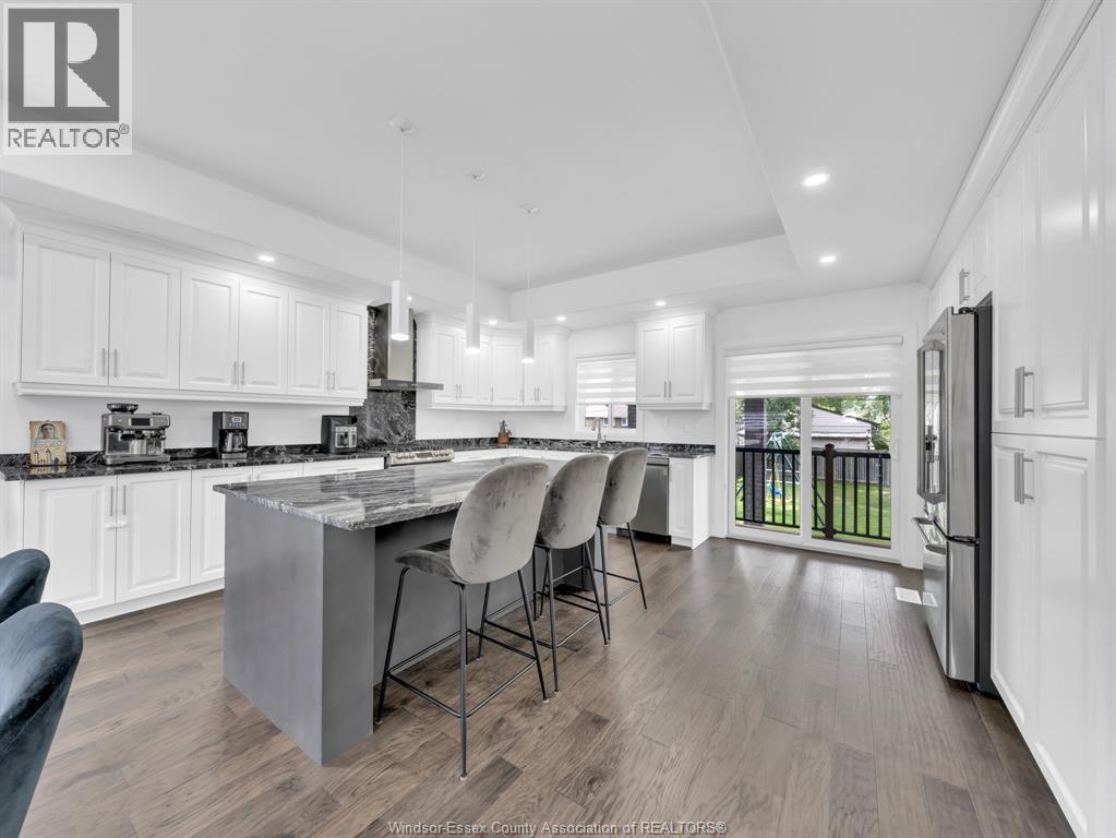 2927 Clemenceau Boulevard, Windsor, ON - Indoor Photo Showing Kitchen With Stainless Steel Kitchen With Upgraded Kitchen