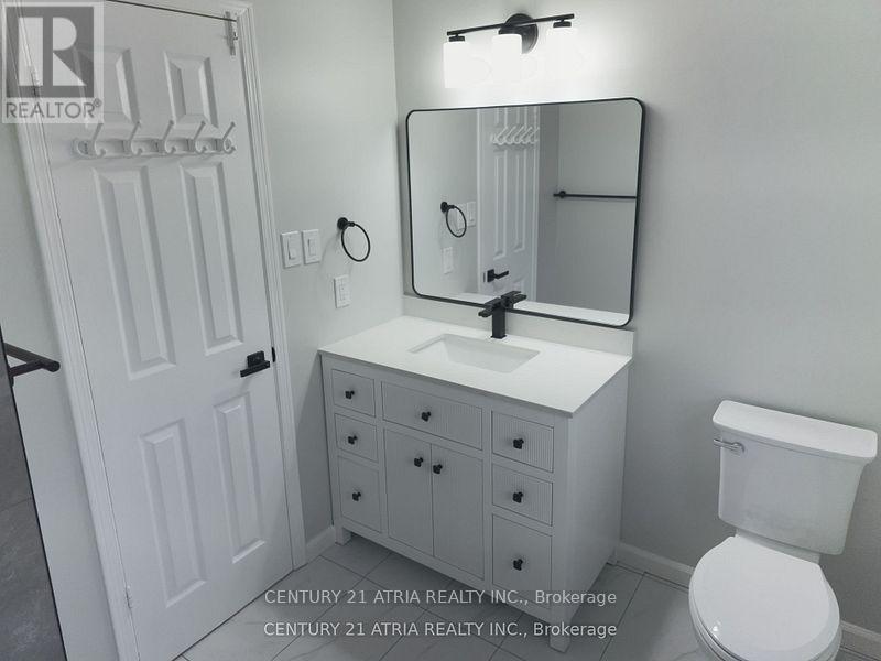 76 Carisbrooke Square, Toronto, ON - Indoor Photo Showing Bathroom
