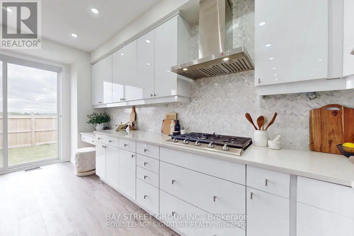 49 Broden Crescent, Whitby, ON - Indoor Photo Showing Kitchen