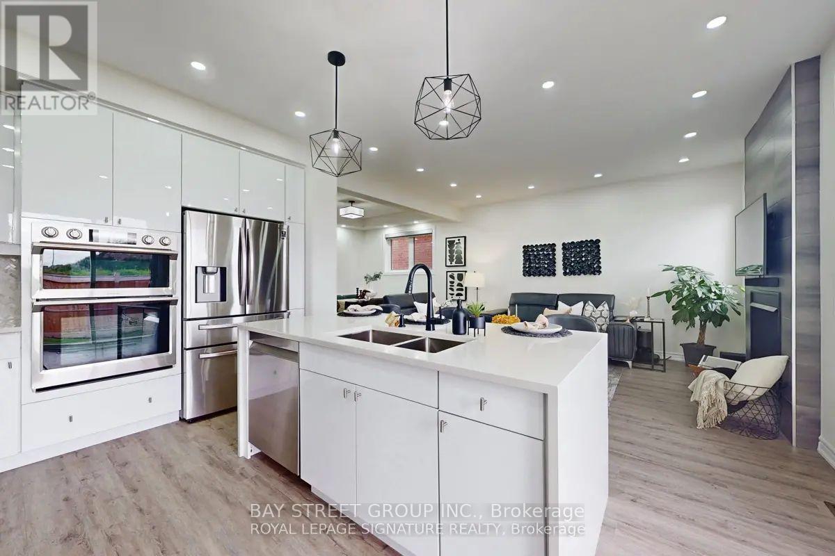 49 Broden Crescent, Whitby, ON - Indoor Photo Showing Kitchen With Double Sink With Upgraded Kitchen