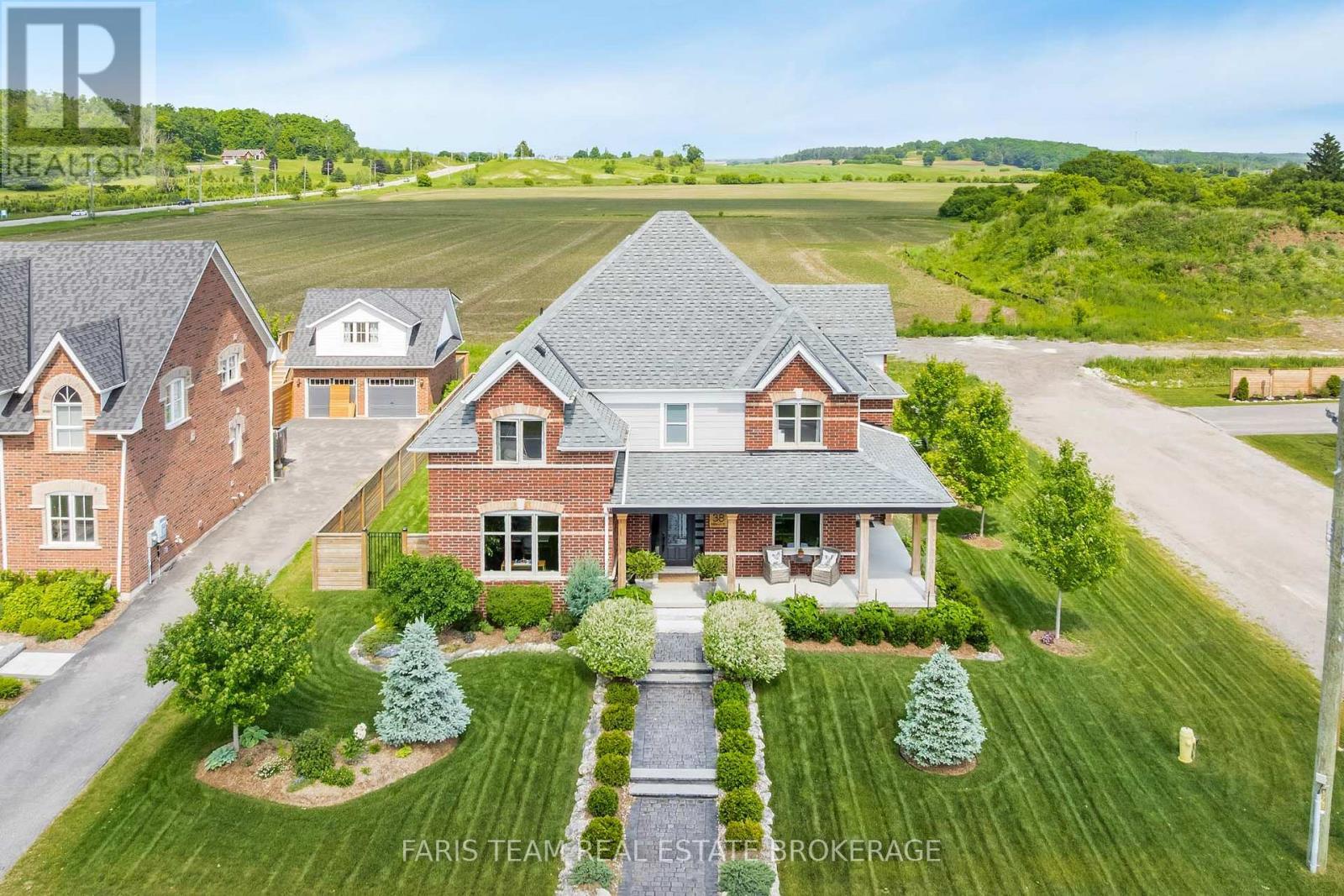 38 Nelson Street, Clearview, ON - Outdoor With Facade