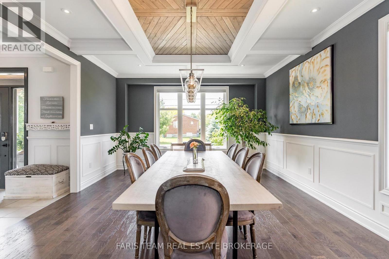 38 Nelson Street, Clearview, ON - Indoor Photo Showing Dining Room
