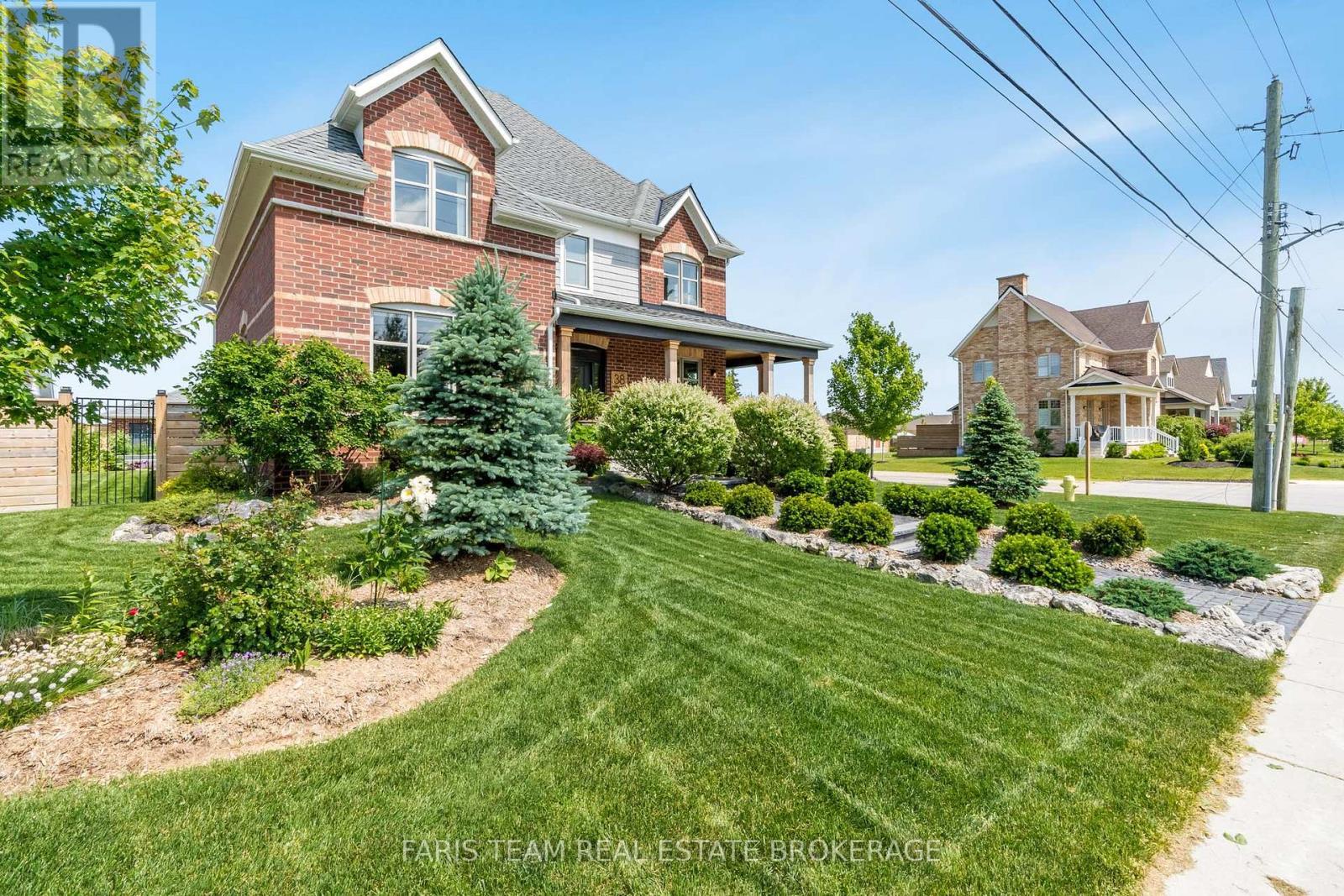 38 Nelson Street, Clearview, ON - Outdoor