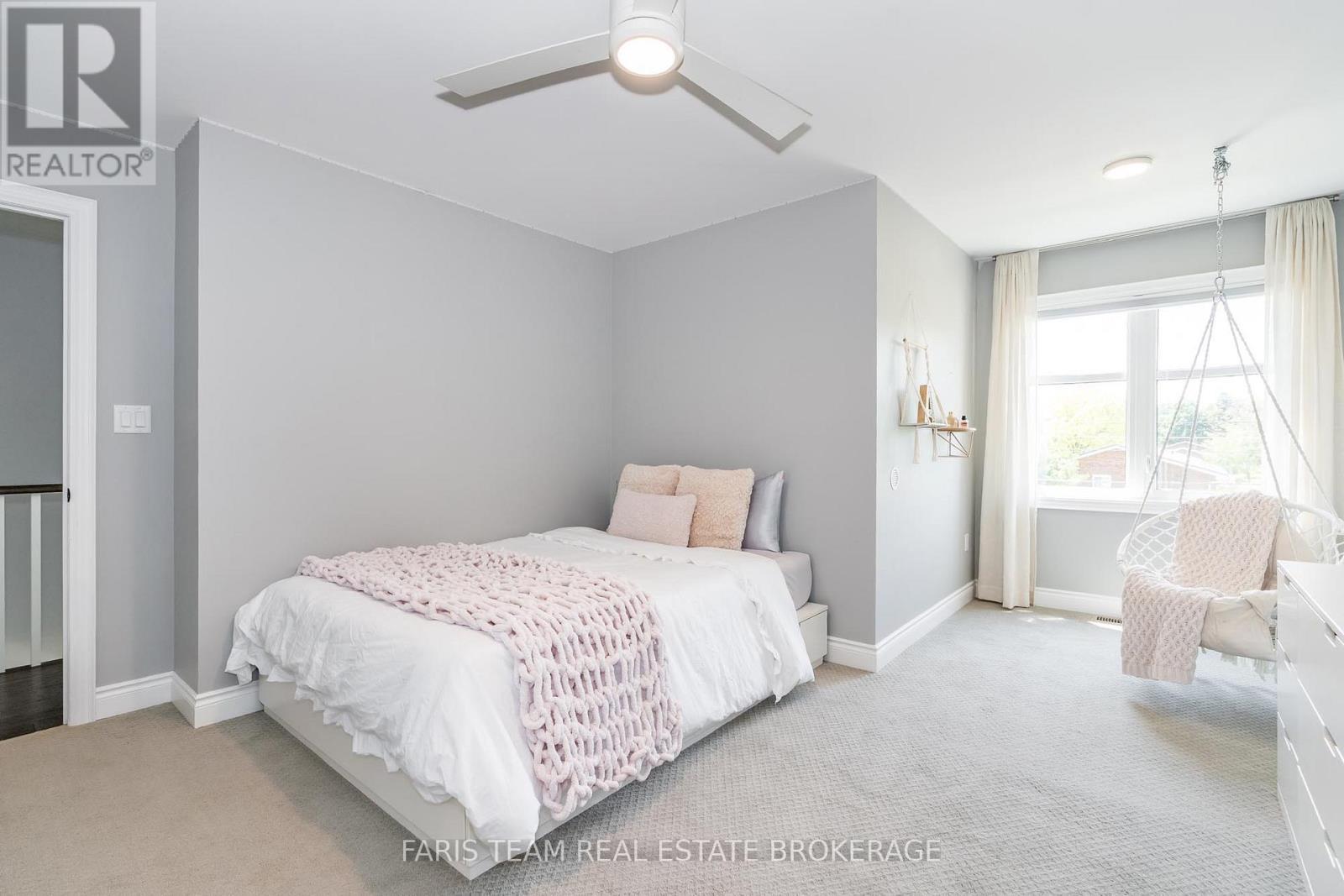 38 Nelson Street, Clearview, ON - Indoor Photo Showing Bedroom