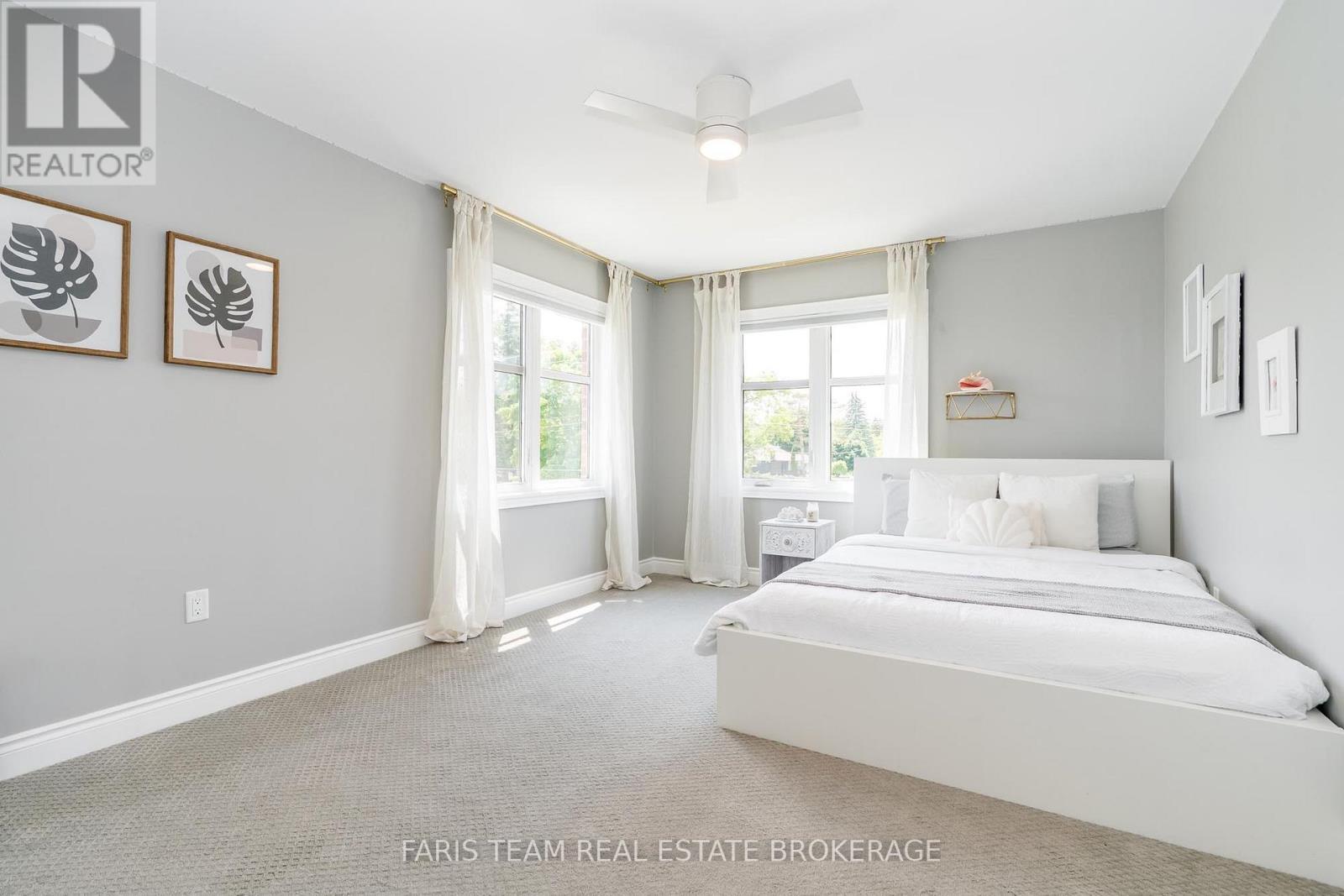 38 Nelson Street, Clearview, ON - Indoor Photo Showing Bedroom