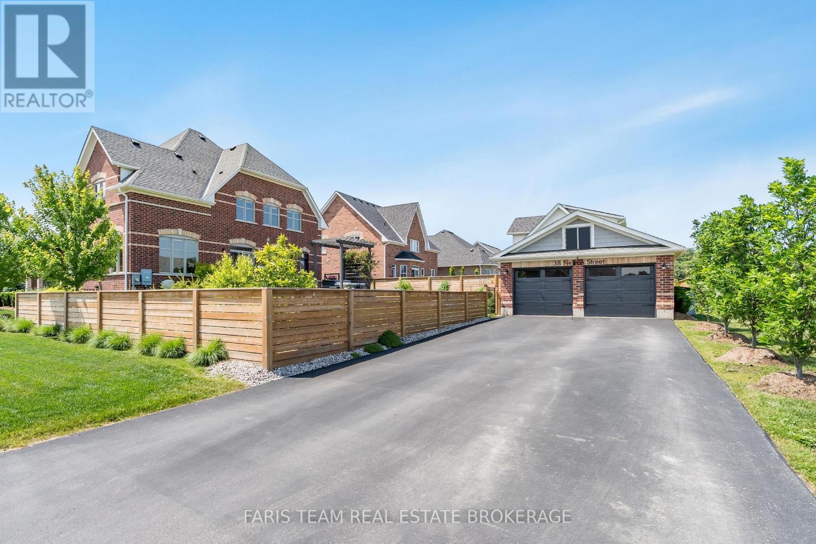 38 Nelson Street, Clearview, ON - Outdoor With Facade