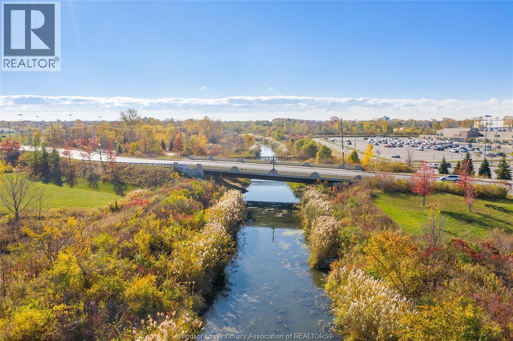 1531 Bayswater Crescent, Windsor, ON - Outdoor With View
